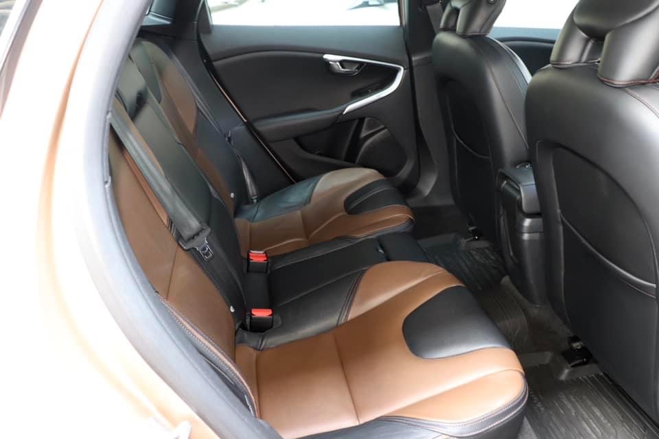 VOLVO V40 2.0 T5 Cross Country ปี2015