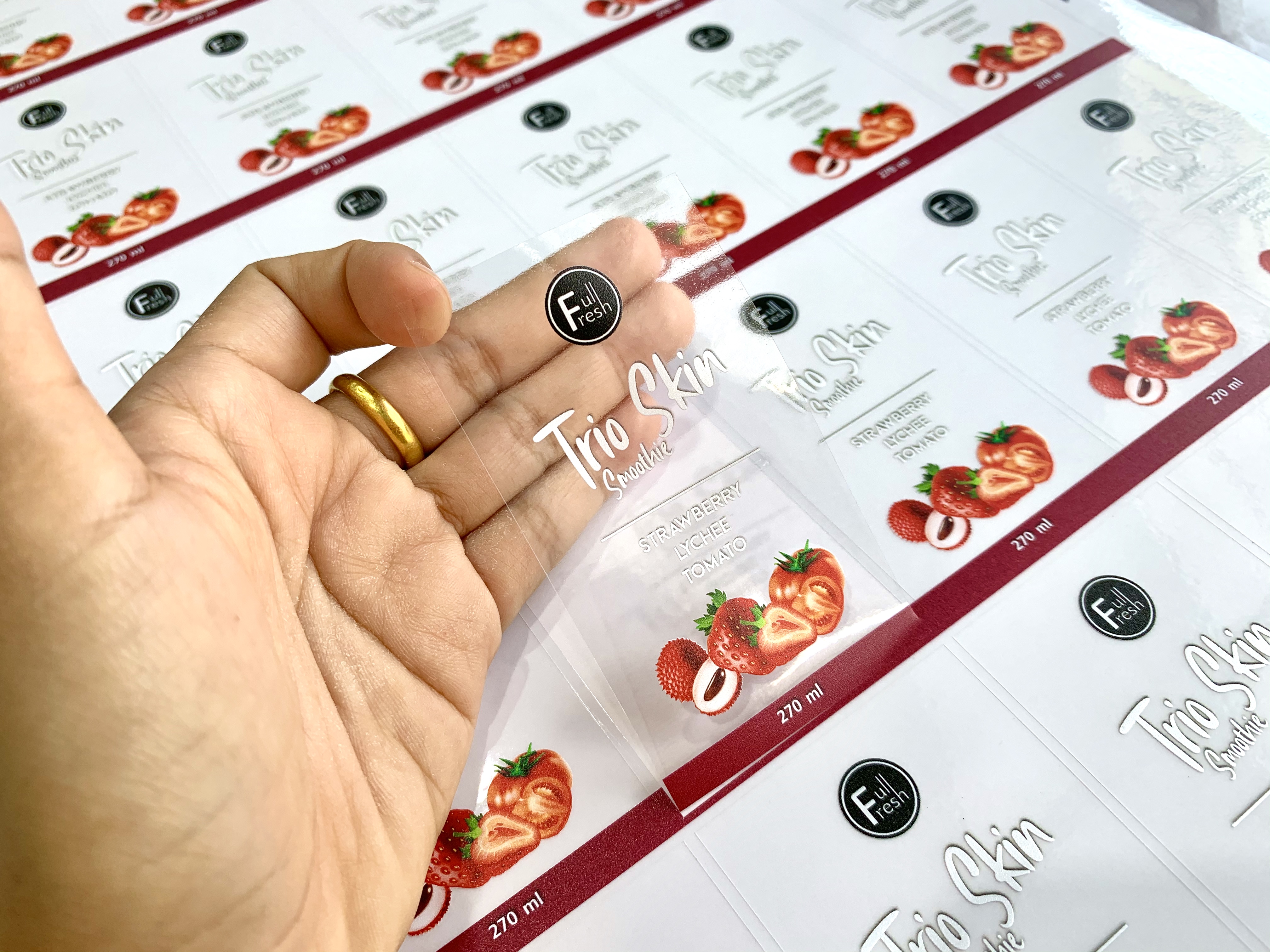 สติ๊กเกอร์ใสรองพื้นหมึกขาว หมึกขาว พิมพ์หมึกขาว