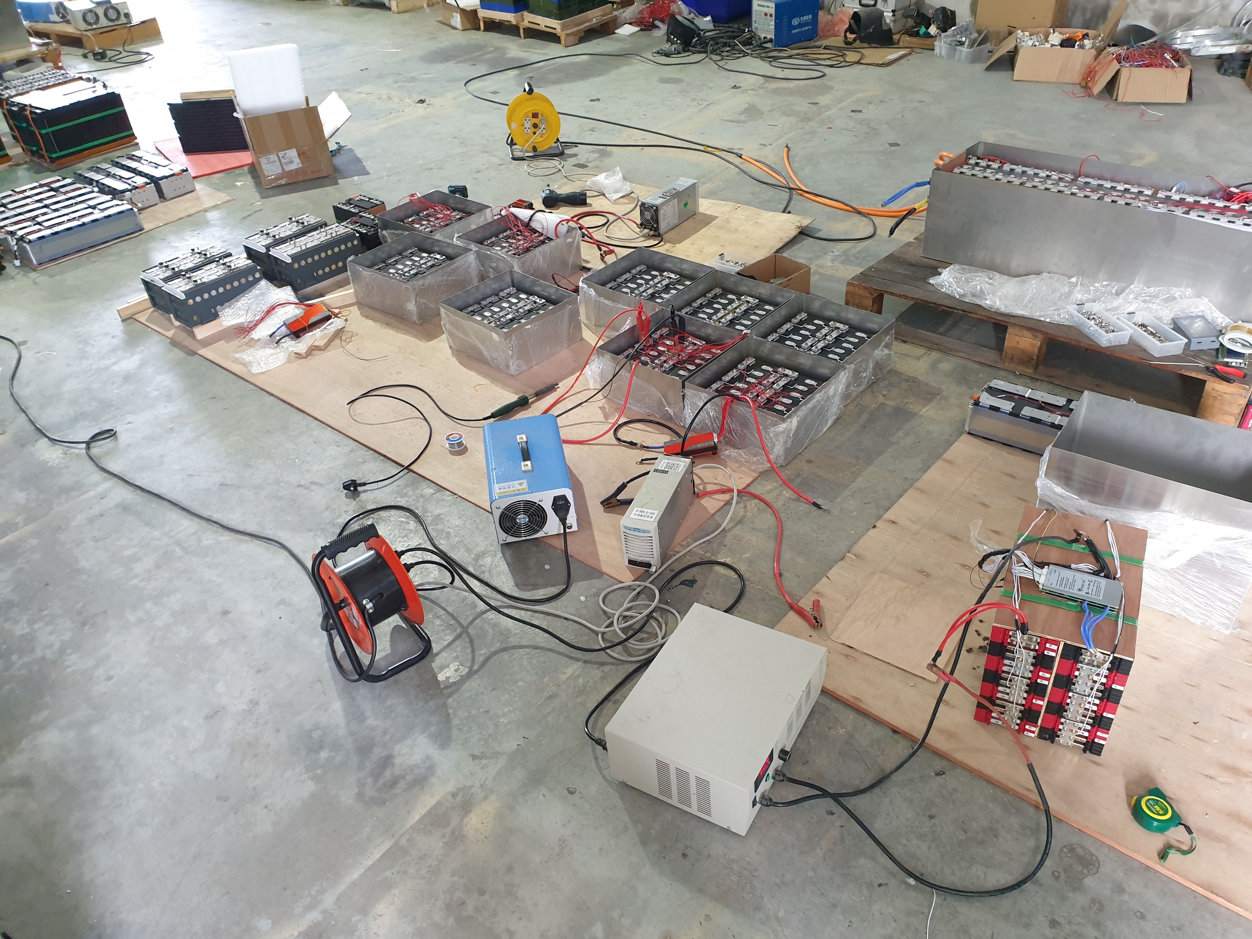 แบตเตอรี่ประกอบตามสั่ง งานเล็ก งานใหญ่ กระแสสูง กระแสต่ำ v สูง 12v - 500v สอบถามได้