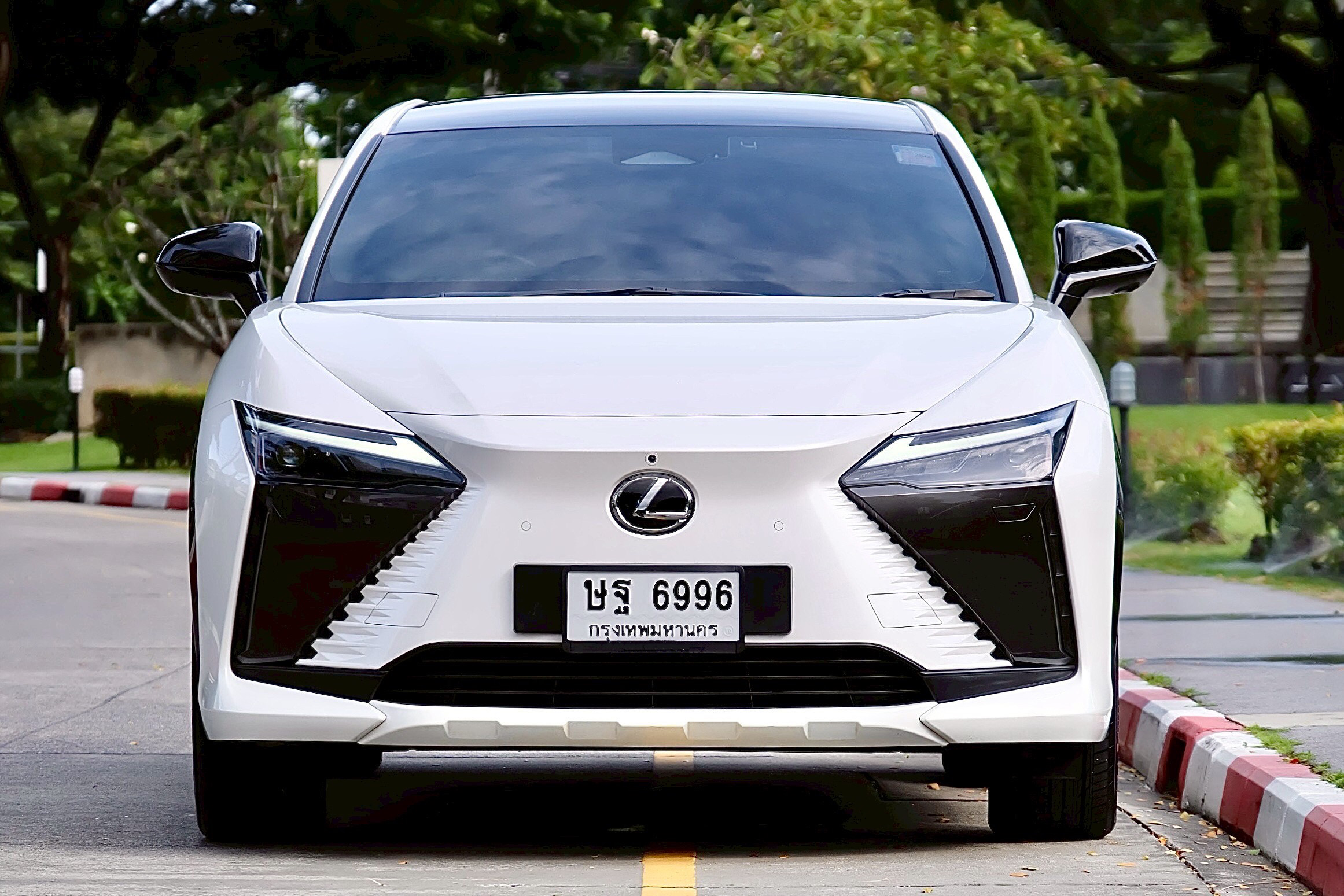 Lexus RZ450e Premium ปี 2024
