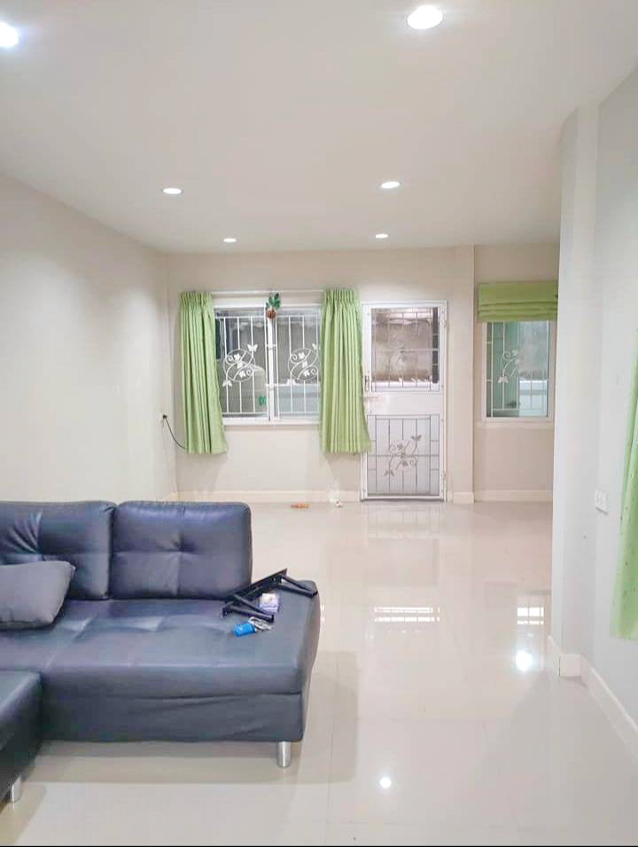 ให้เช่า ทาวน์โฮม 2 ชั้น โครงการ BTN residence ถ.จันทร์ทองเอี่ยม ใกล้ เซ็นทรัล เวสต์เกต