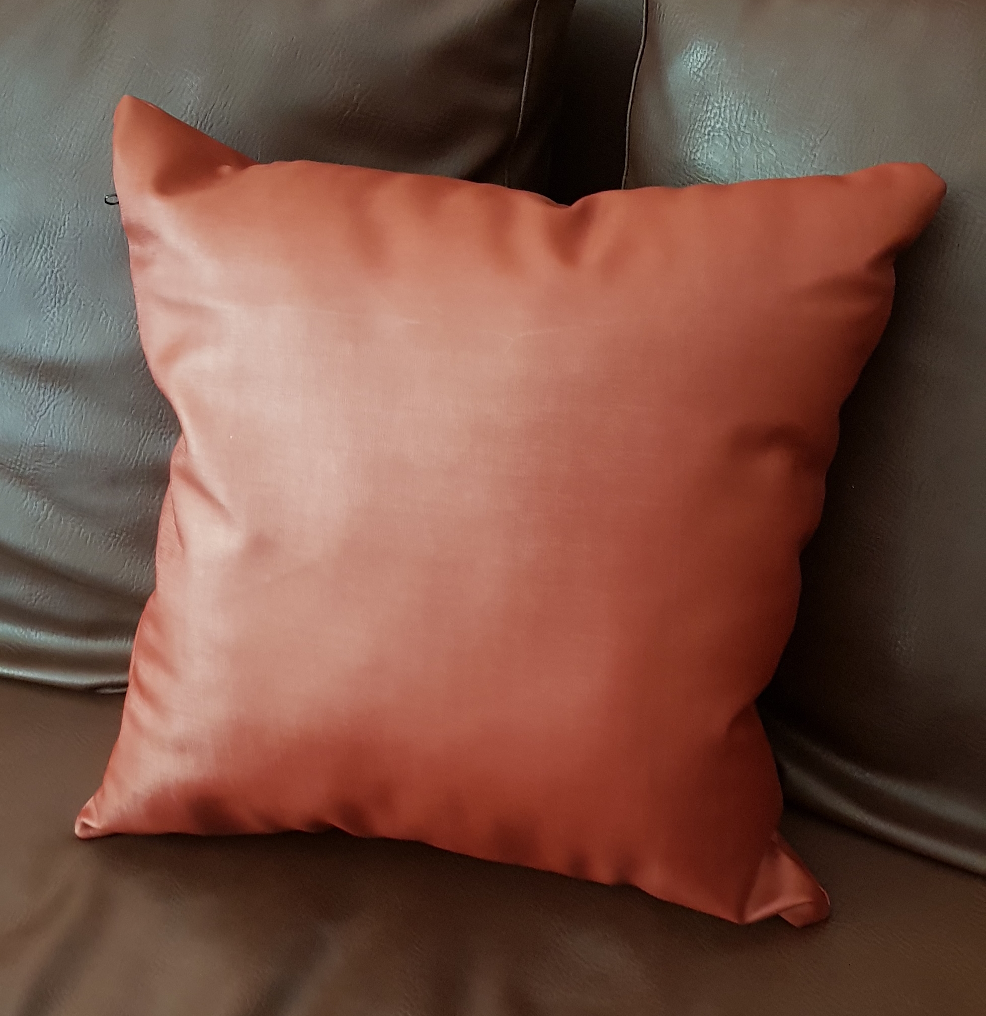 หมอนอิง หนัง PU Silk