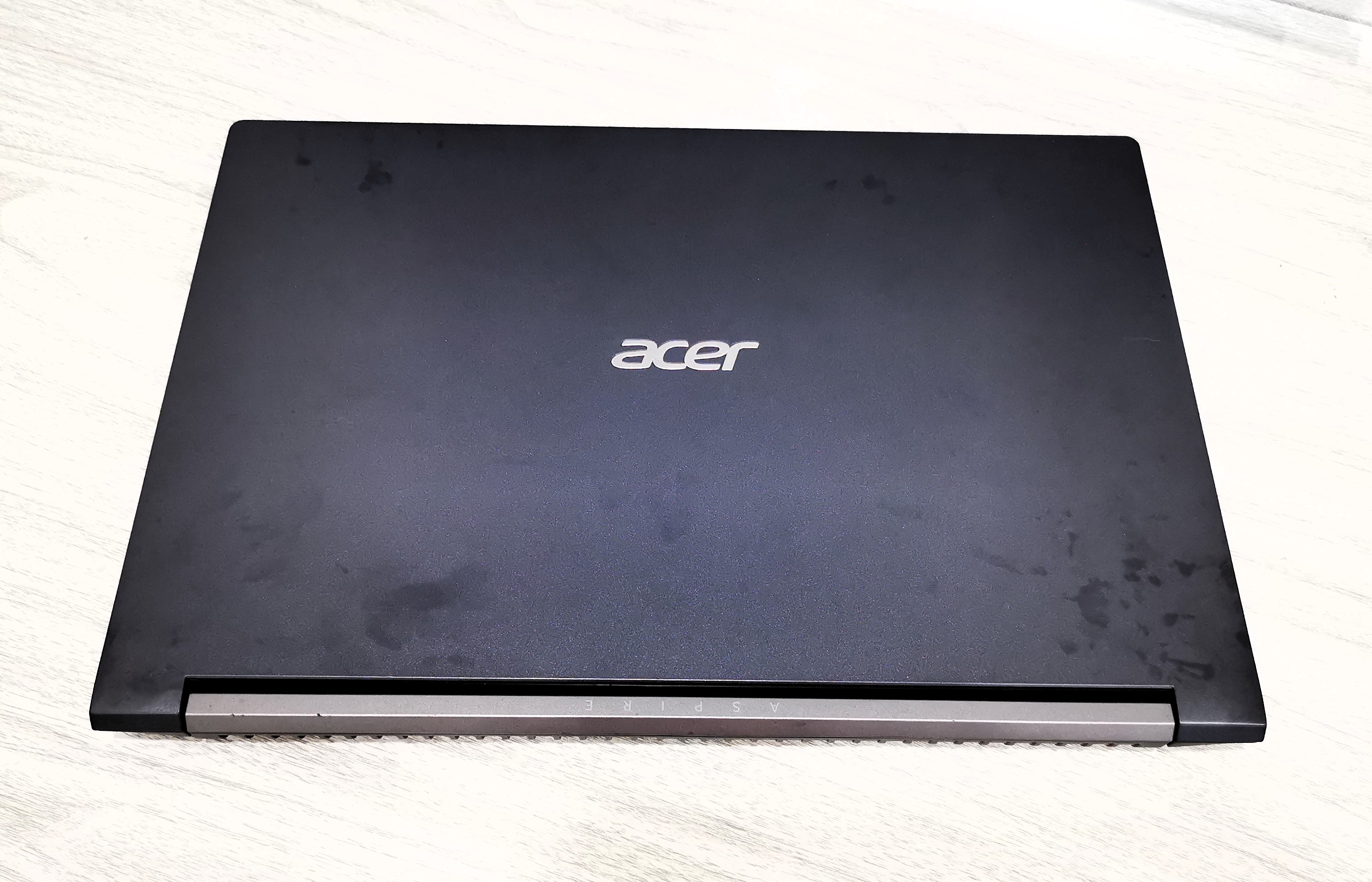 Acer Aspire 7 A715-42G-R7RS