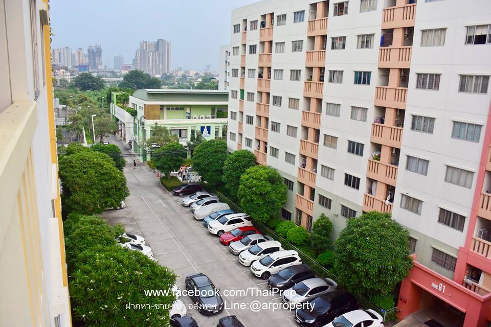 ให้เช่า ลุมพีนีทาว์น รัตนาธิเบศน์ อาคารอยู่ใกล้ทางออกมาก