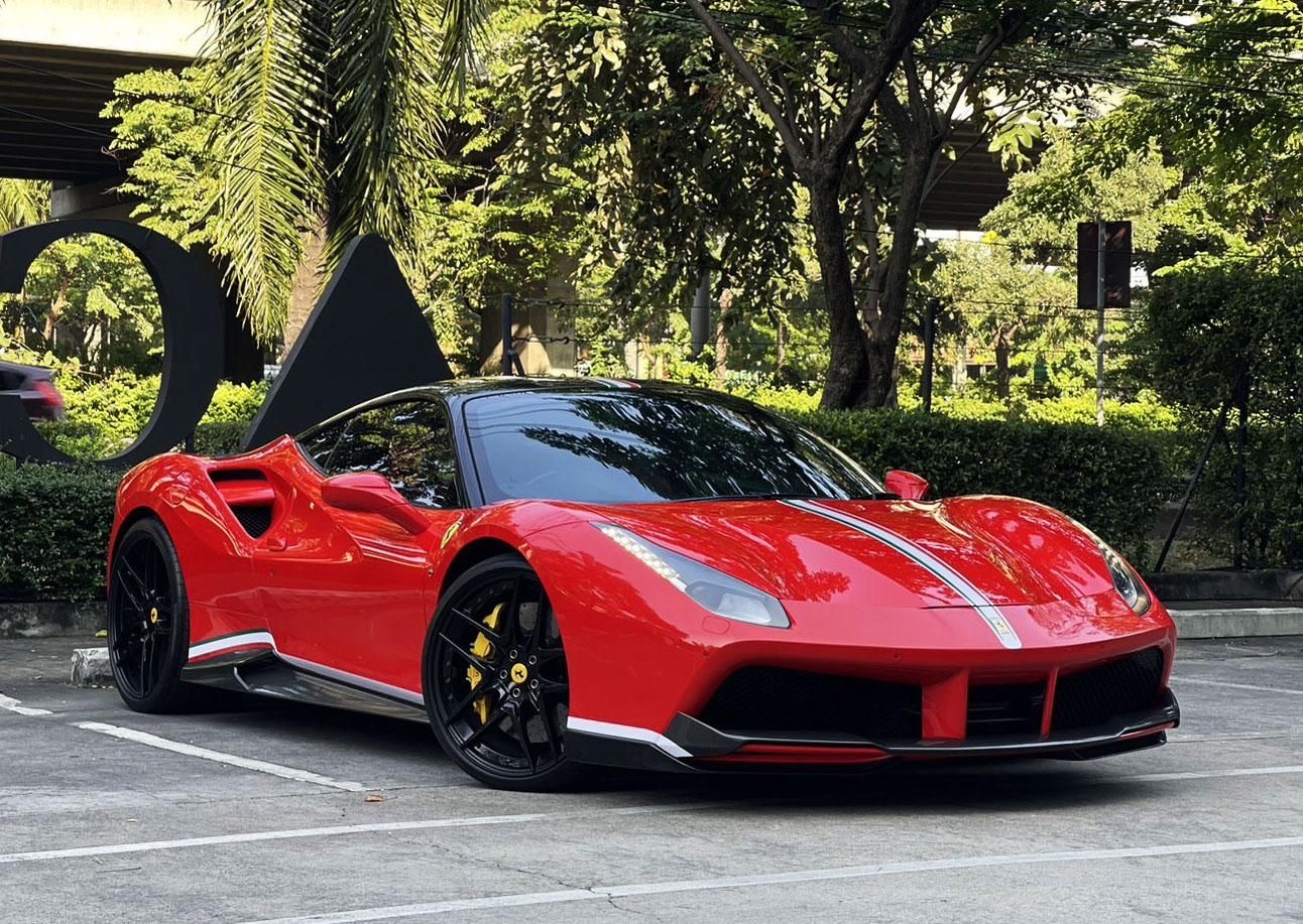 Ferrari 488 GTB V8 สีแดง ปี 2017