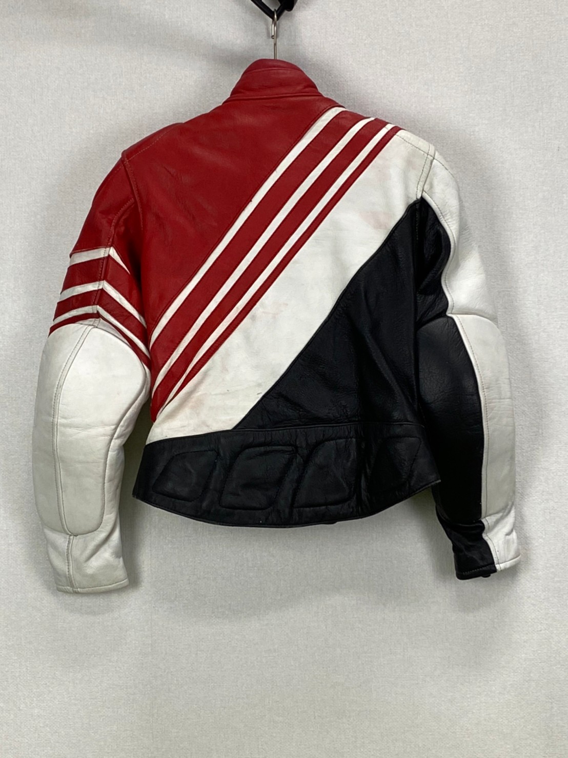 เสื้อการ์ดสำหรับขี่มอเตอร์ไซด์( มือสอง) RCSS 032: อก 34" ยาว 21" ** Heingericke **