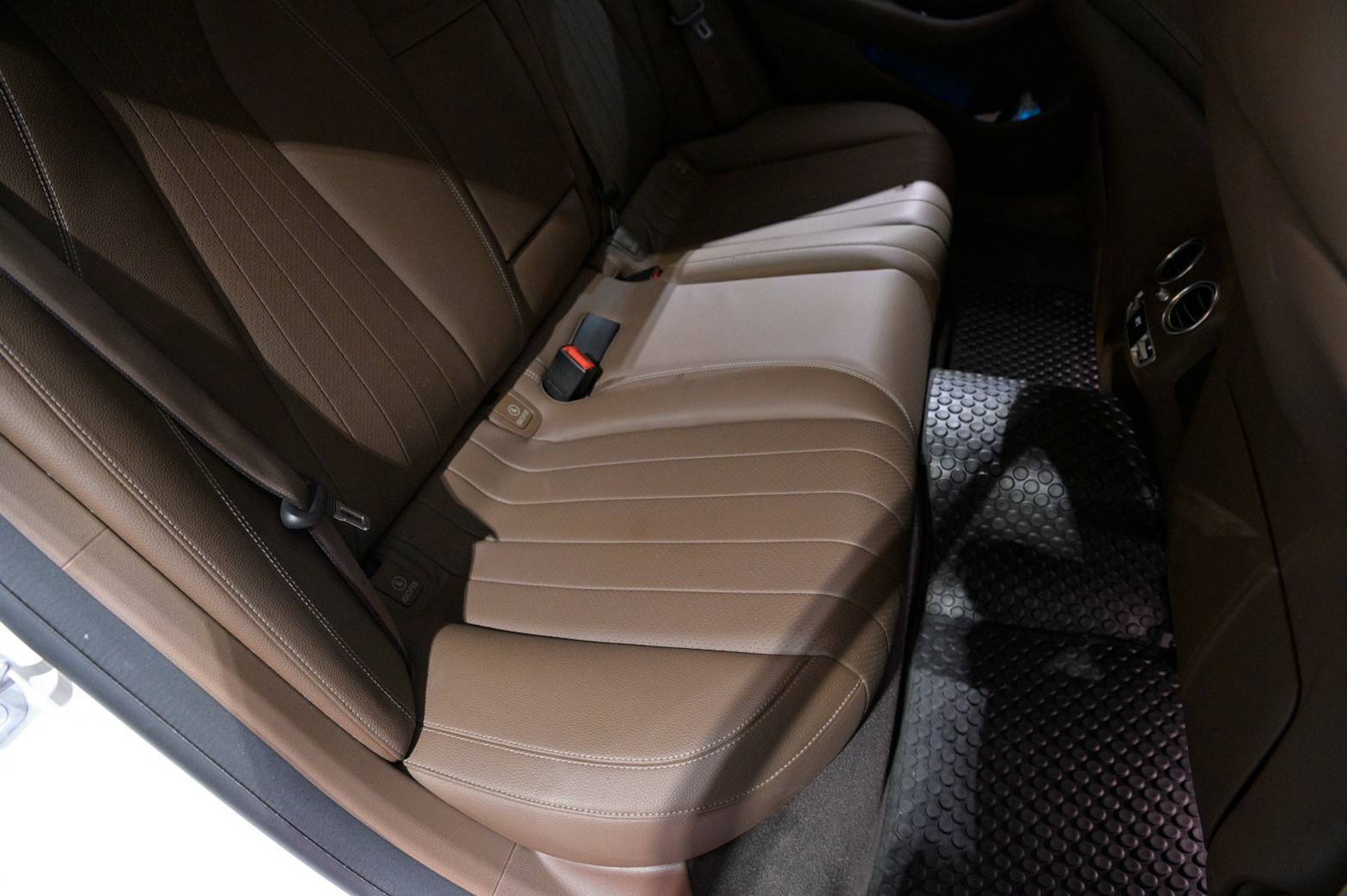 Mercedes-Benz E350e Exclusive ปี 2018