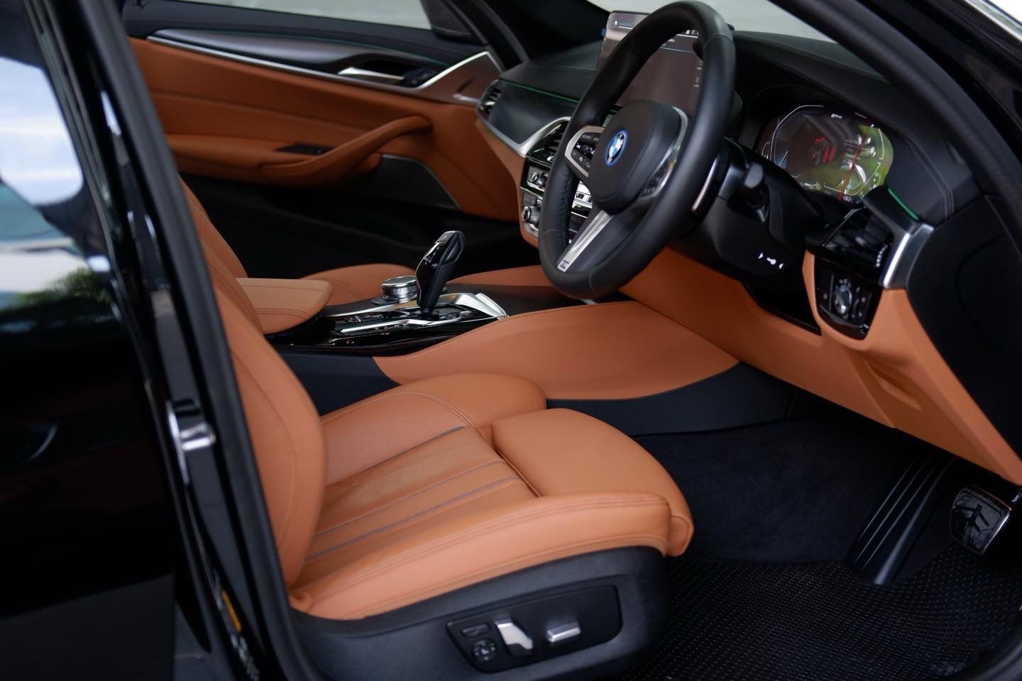 BMW 530e M Sport Pre LCi(G30) ปี 2023 จด 2024