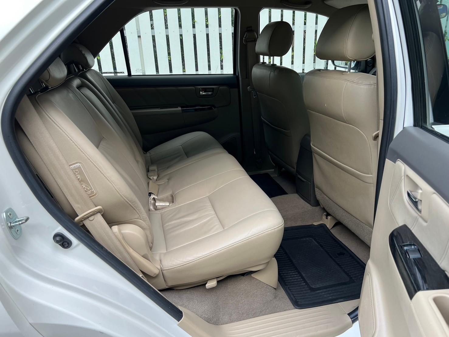 TOYOTA FORTUNER 3.0V D4D VN TURBO 4WD ปี 2012