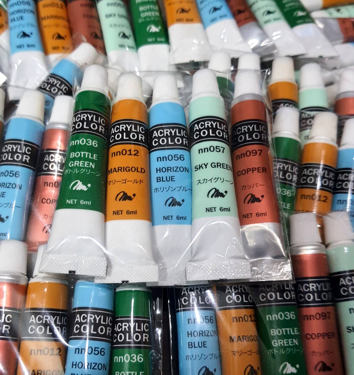 Acrylic color สีอะคริลิค จากญี่ปุ่น 1 แพ๊ค มี 5 สี nn012 Marigold + nn 056 Horizon blue + nn 097 copper + nn 057 sky green + nn 036 bottle green คุ้มมาก 5 สี รวม 5 หลอด Net 6 ml x 5 หลอด ACMI AP