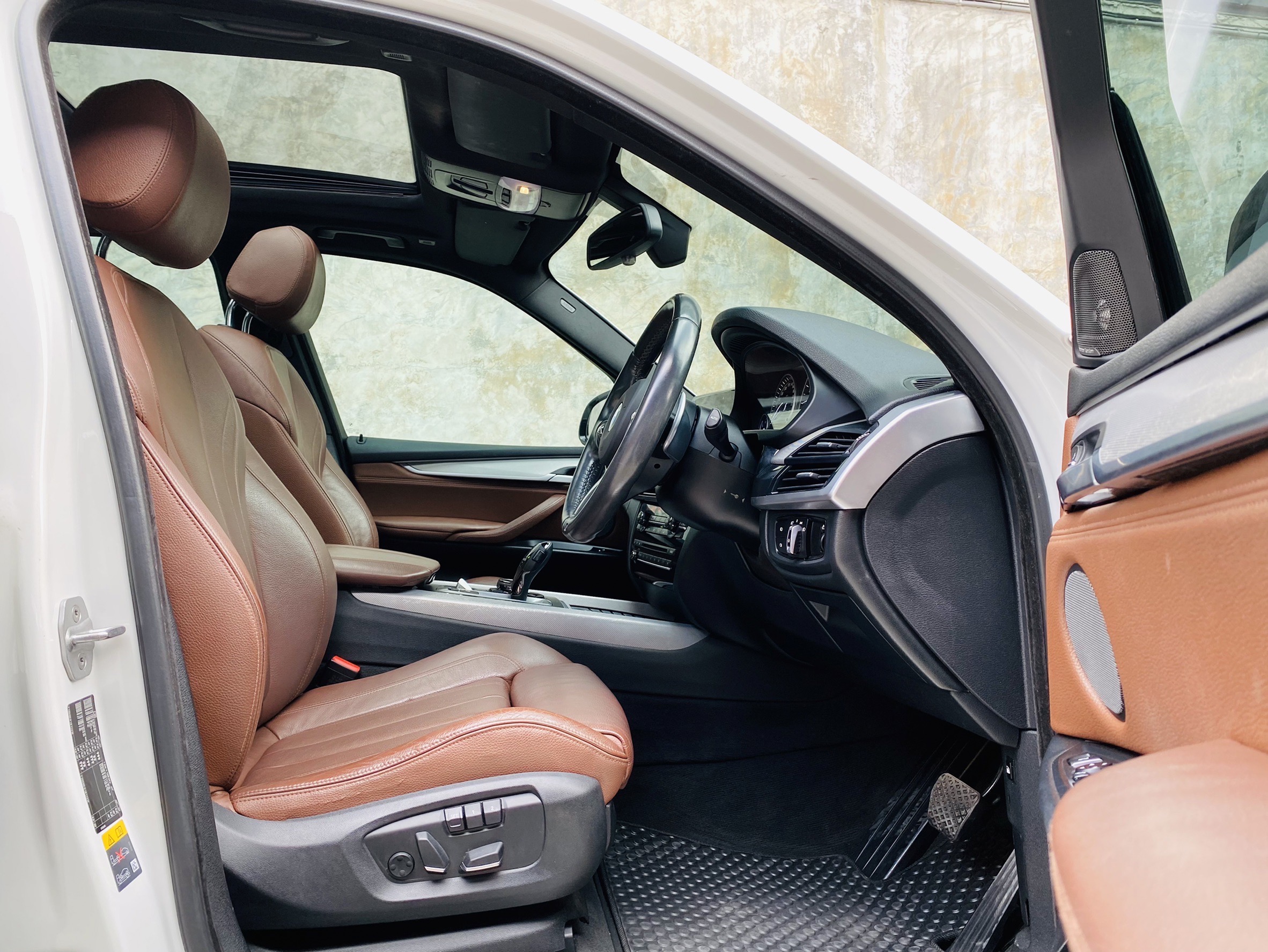 BMW X5 xDRIVE 40e M SPORT โฉม F15 ปี 2017