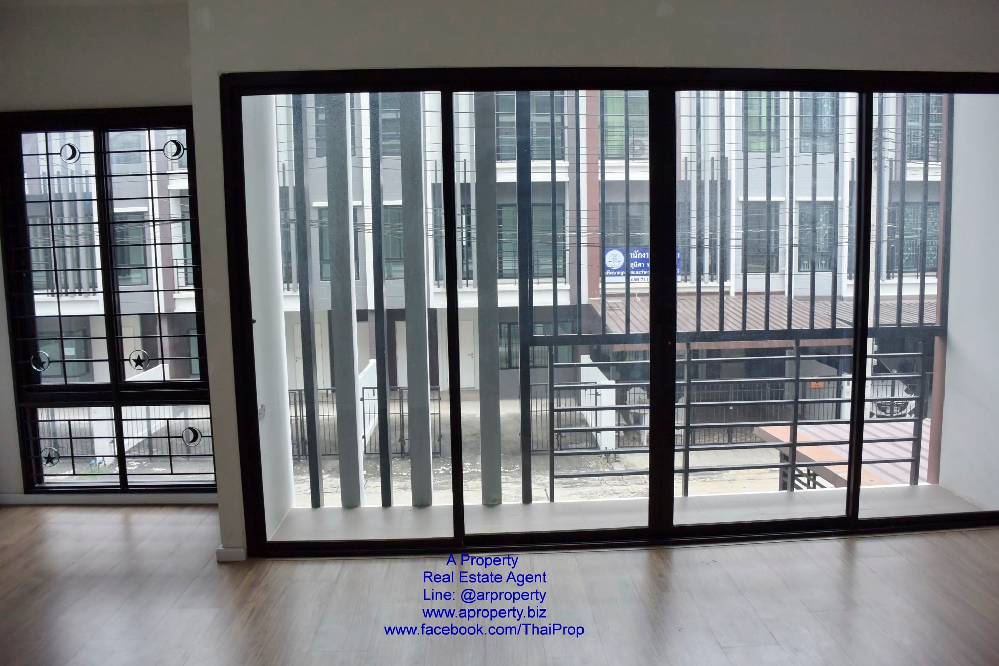 ขายทาว์โฮม 3 ชั้น กลางเมืองปทุม