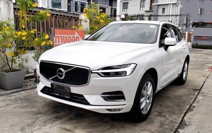 Volvo XC60 D4 AWD ปี2019 สีขาว
