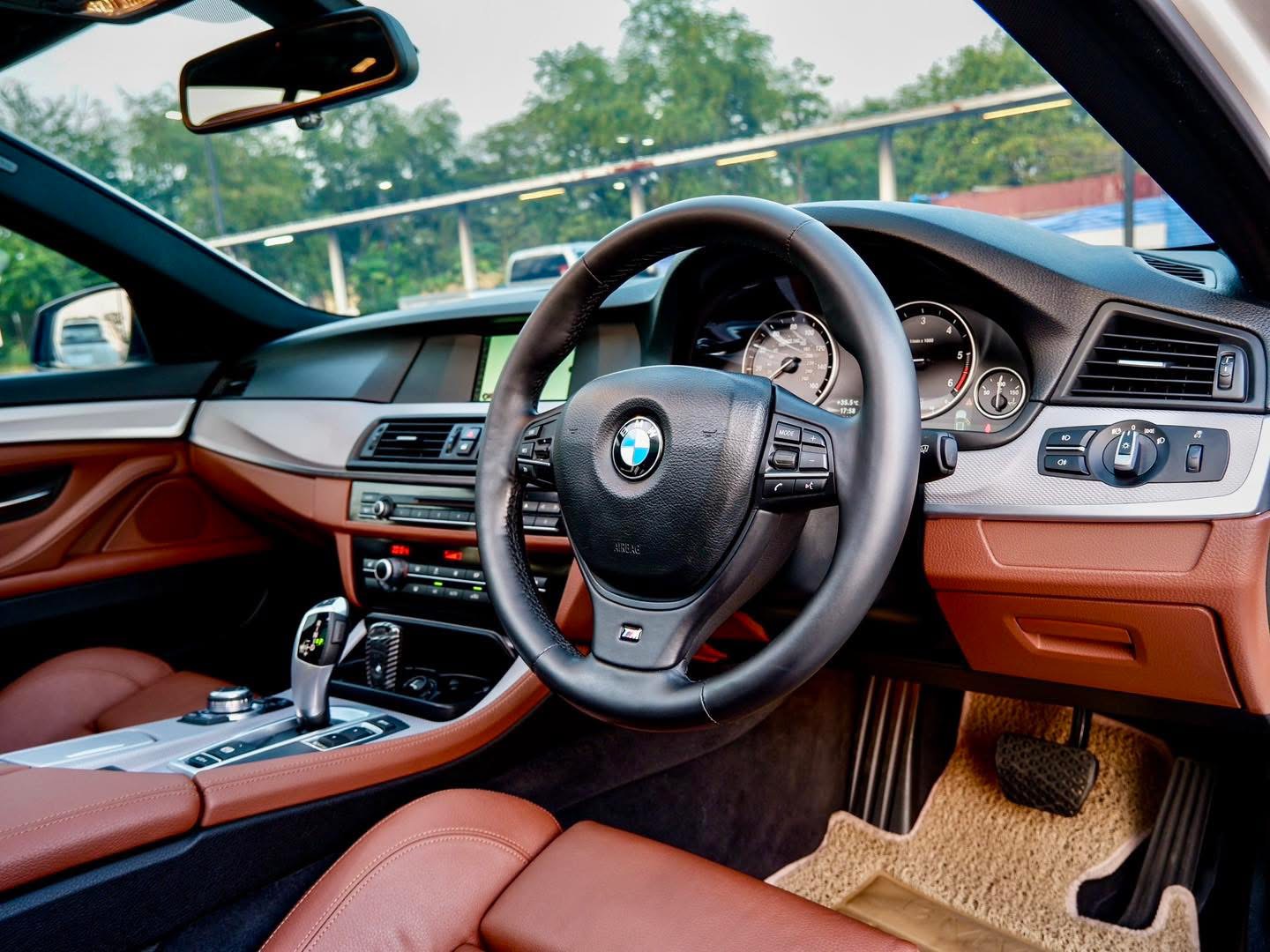 BMW F11 520d Touring M-sport Package ปี 2013
