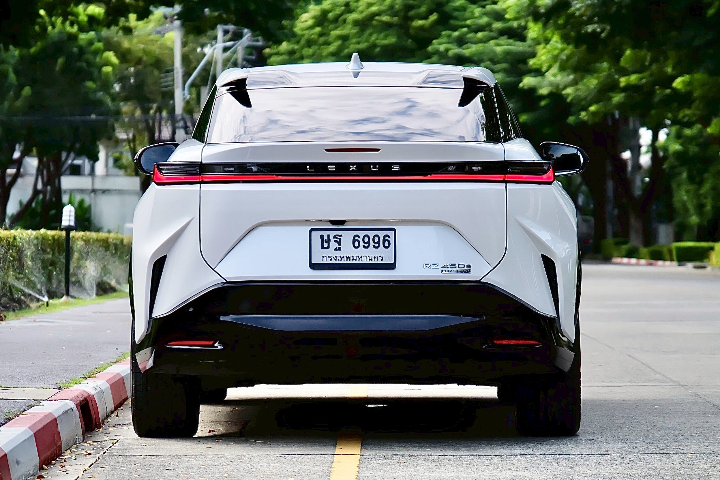 Lexus RZ450e Premium ปี 2024