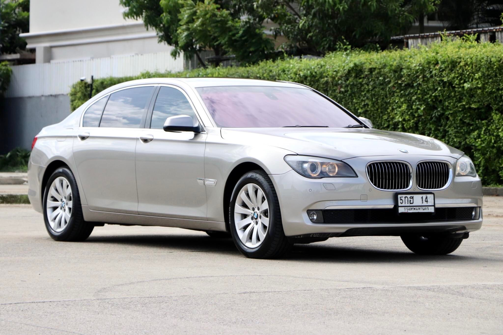 BMW Series 730LD Sunroof ปี2011 (เครื่องฝาดำ)