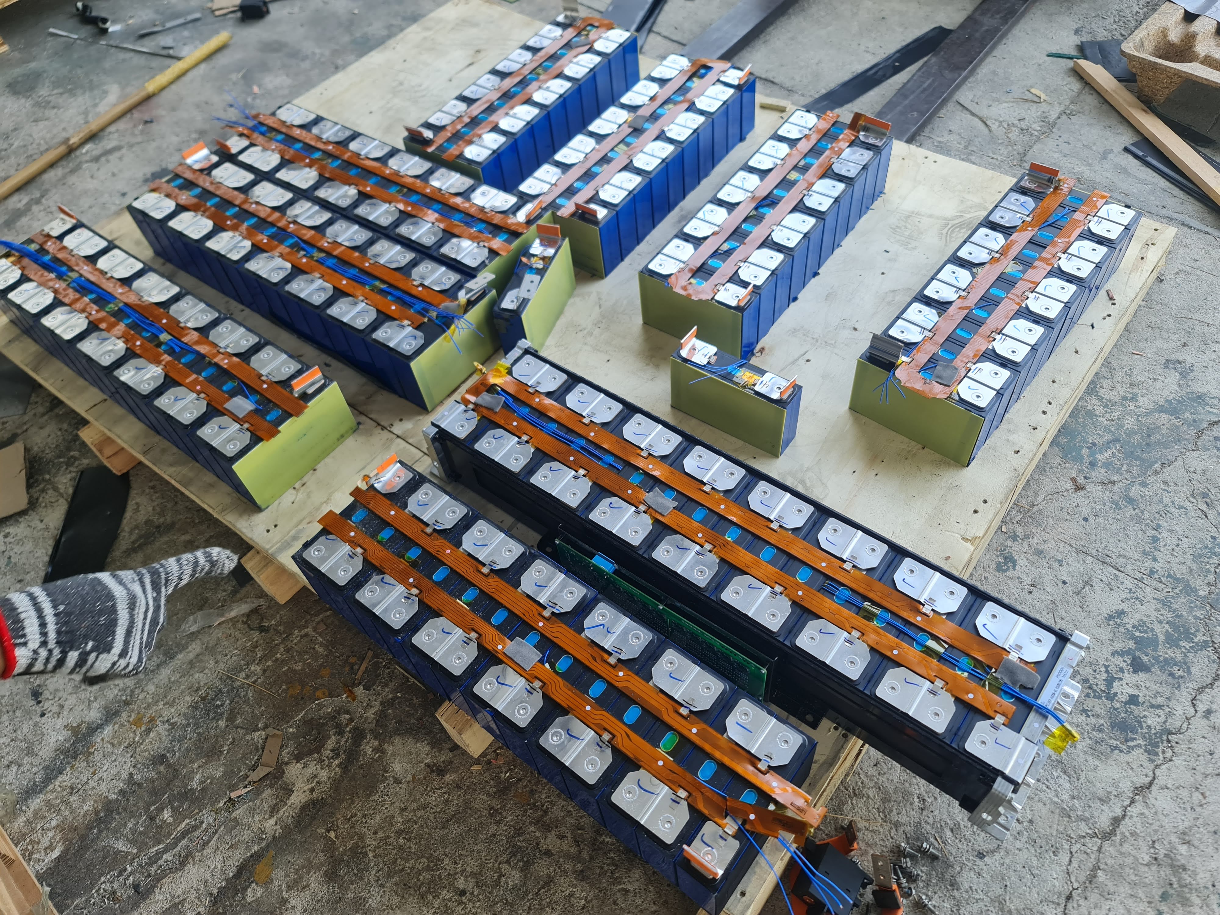 แบตเตอรี่ลิเทียมฟอสเฟส LFP 3.2v สำหรับงานรถยกไฟฟ้า 48v 24v โฟล์คลิฟท์ไฟฟ้า forklift