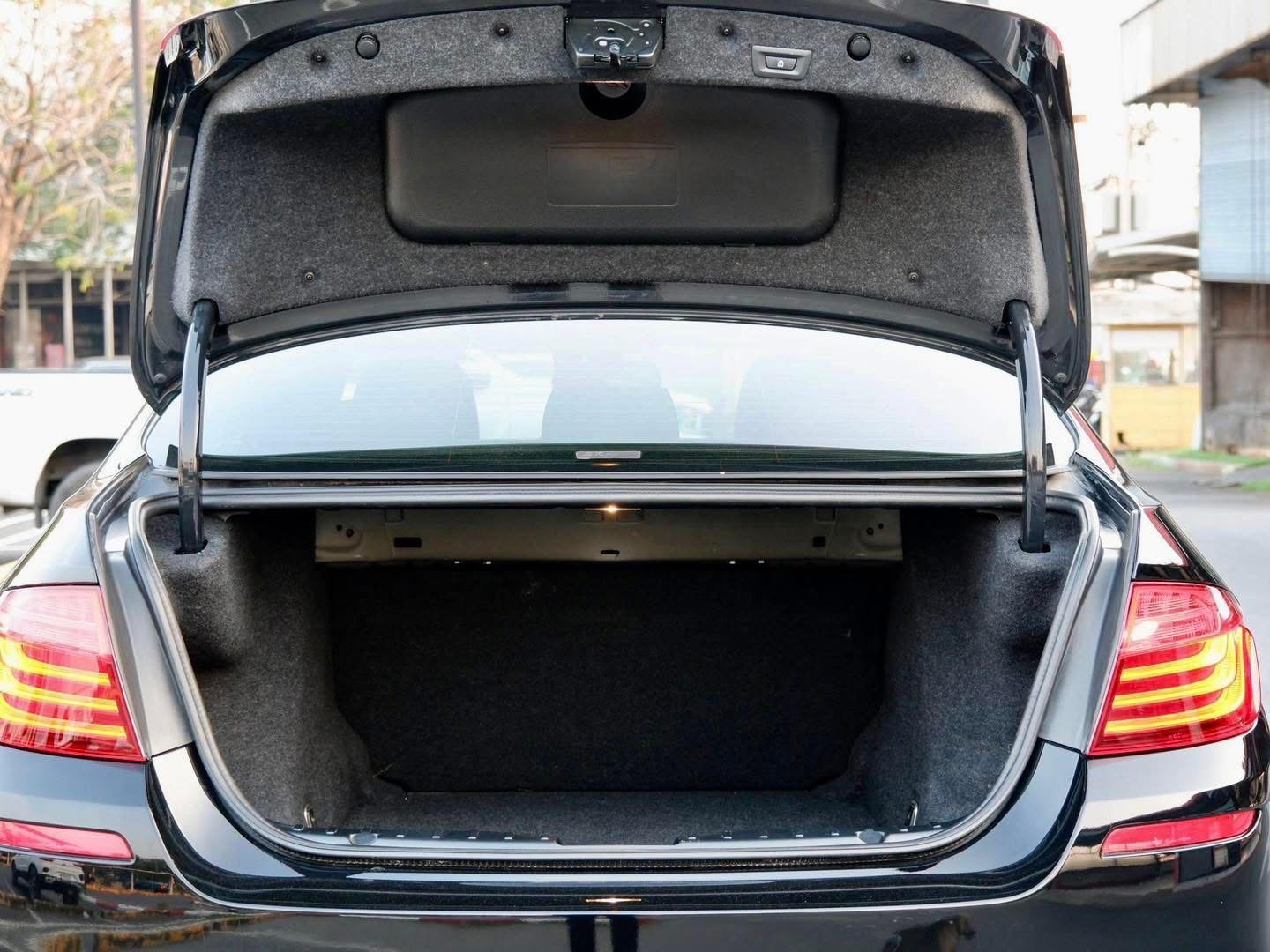 BMW F10 520d M-Sport LCI Minorchange ปี 2016