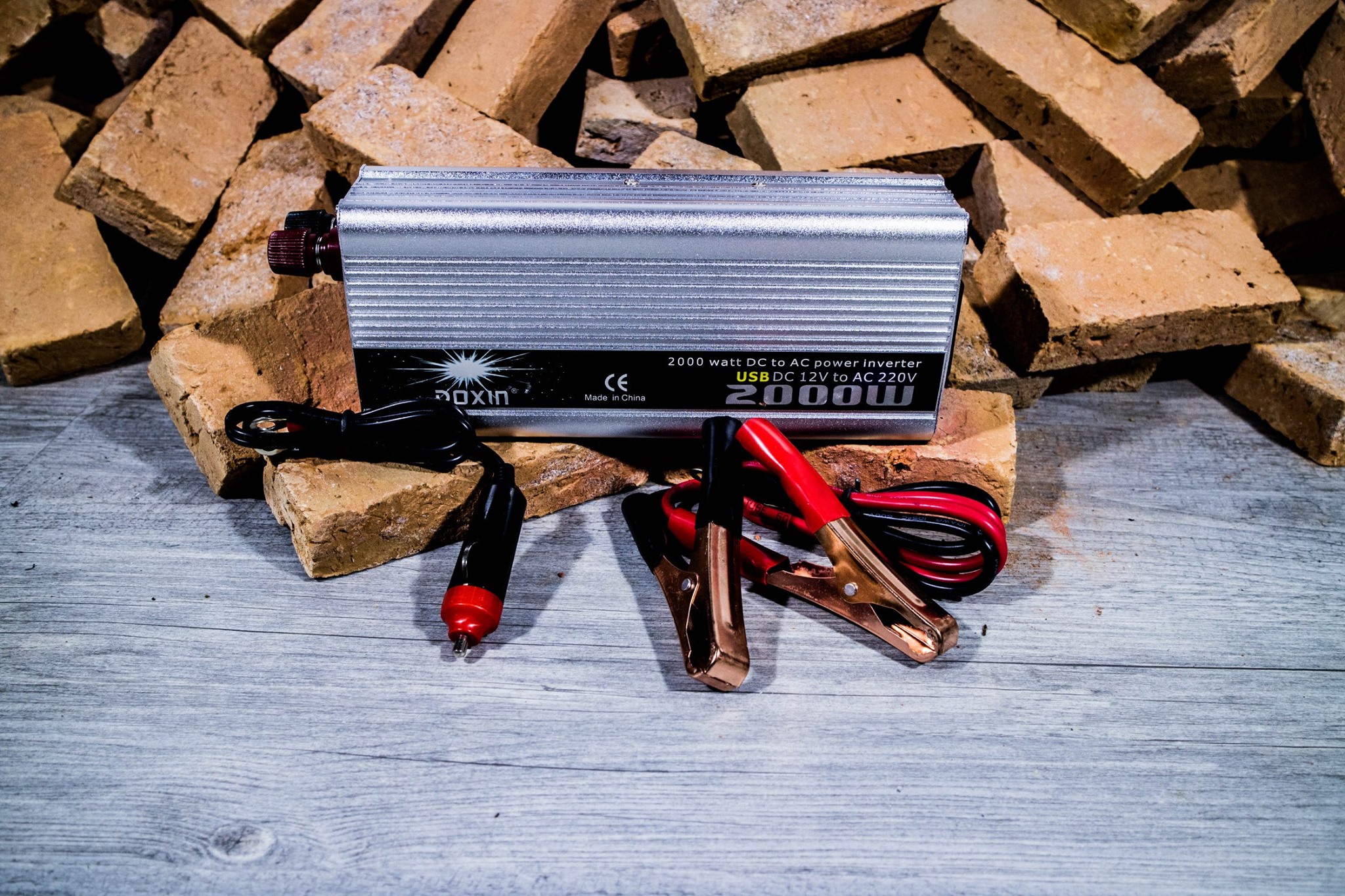 อินเวอร์เตอร์แปลงไฟ 12V เป็น 220V ขนาด 2,000W *รุ่นนี้ ไฟเต็ม