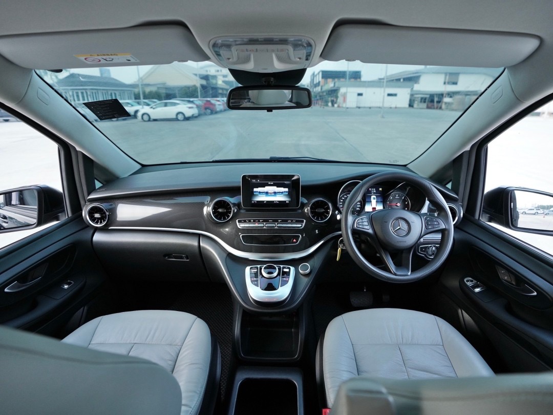 Mercedes Benz V220d ปี 2020