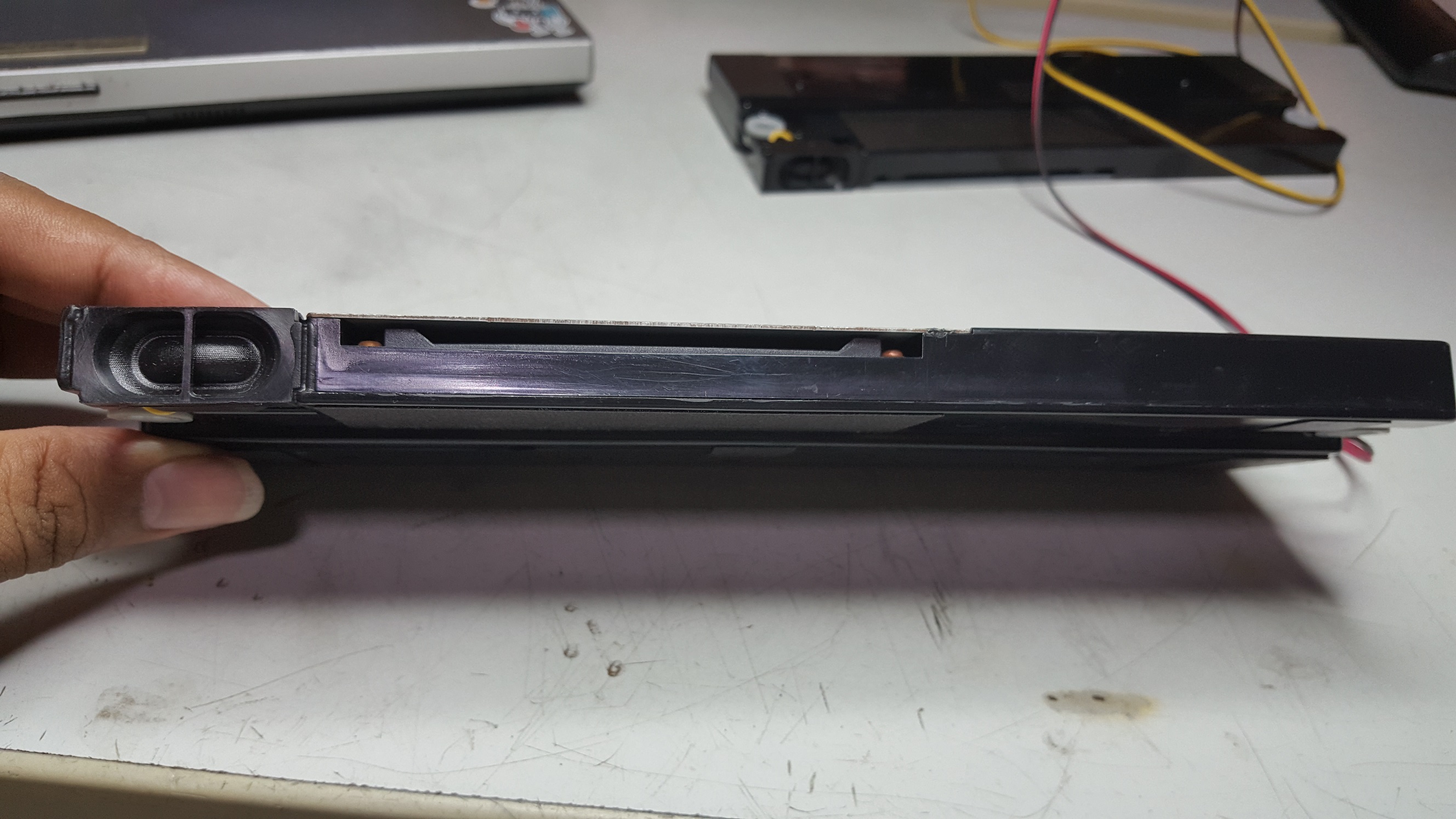 ซ่อมโทรทัศน์ LED-TV ยี่ห้อ SAMSUNG รุ่น UE55D6530WK อาการเสียงแตก