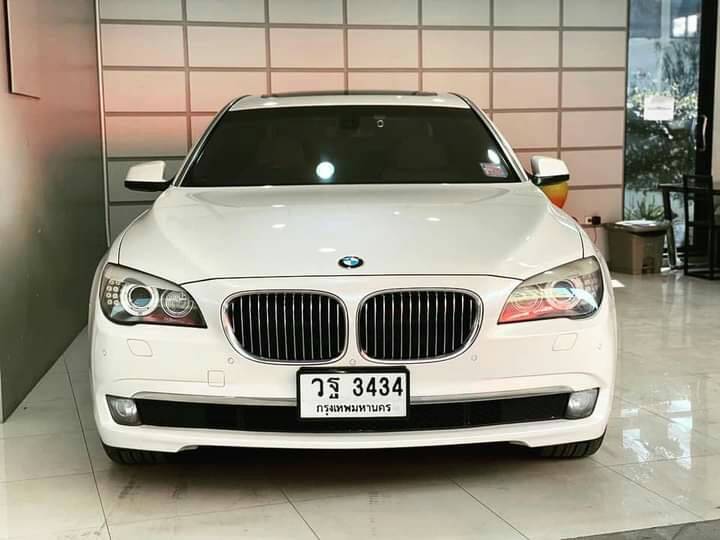 BMW 730LD 3.0 V6 F02 ปี 2013