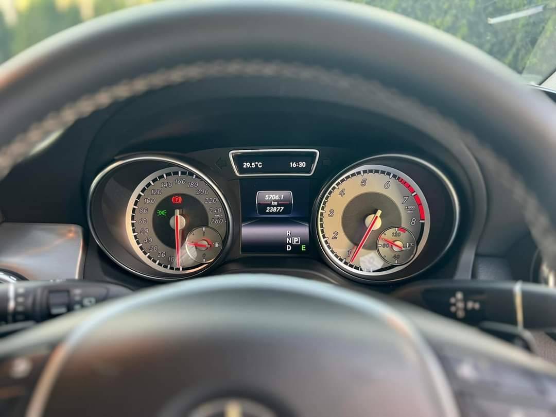 Mercedes BENZ GLA200 ปี 2016