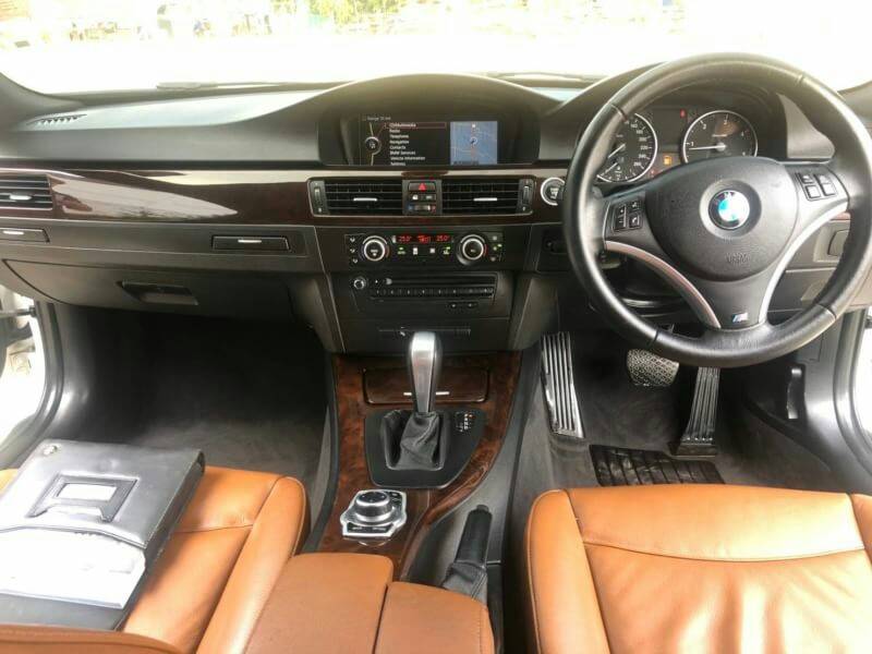 BMW 320d e90 SE V-shape LCI สีขาว ปี 2011