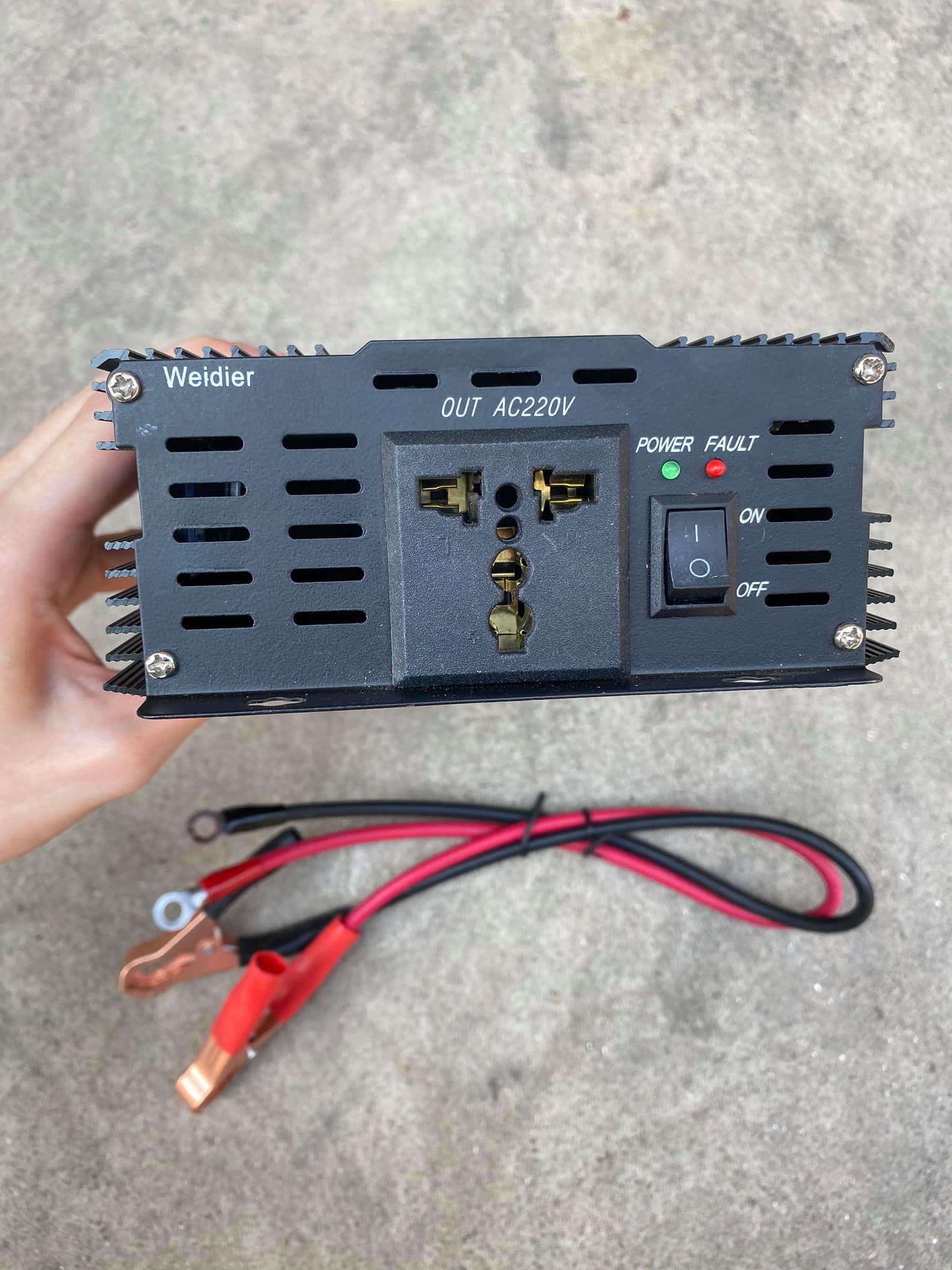 ตัวแปลงไฟ 12V เป็น 220V ขนาด 3,500W ยี่ห้อ Goboss “สีดำ”