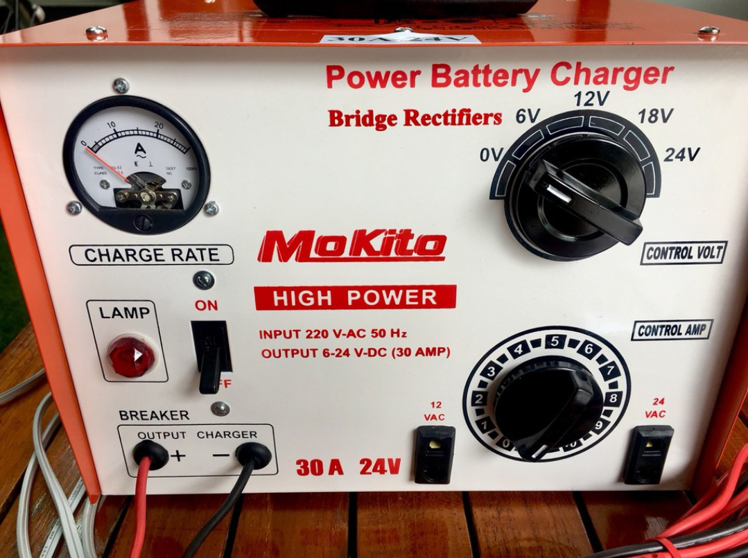 ตู้ชาร์ตแบต ยี่ห้อ Makito