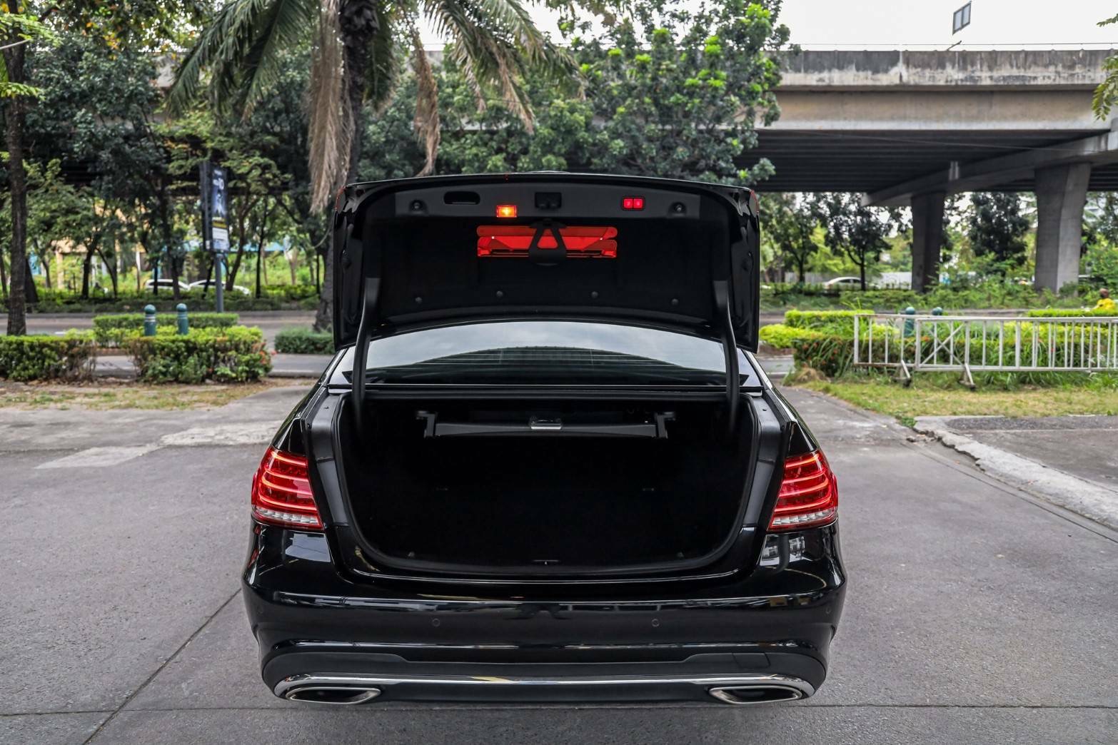 Mercedes Benz E200 CGI Saloon AMG ปี2015