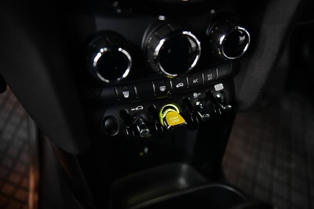 Mini Cooper SE Hatch ปี 2023