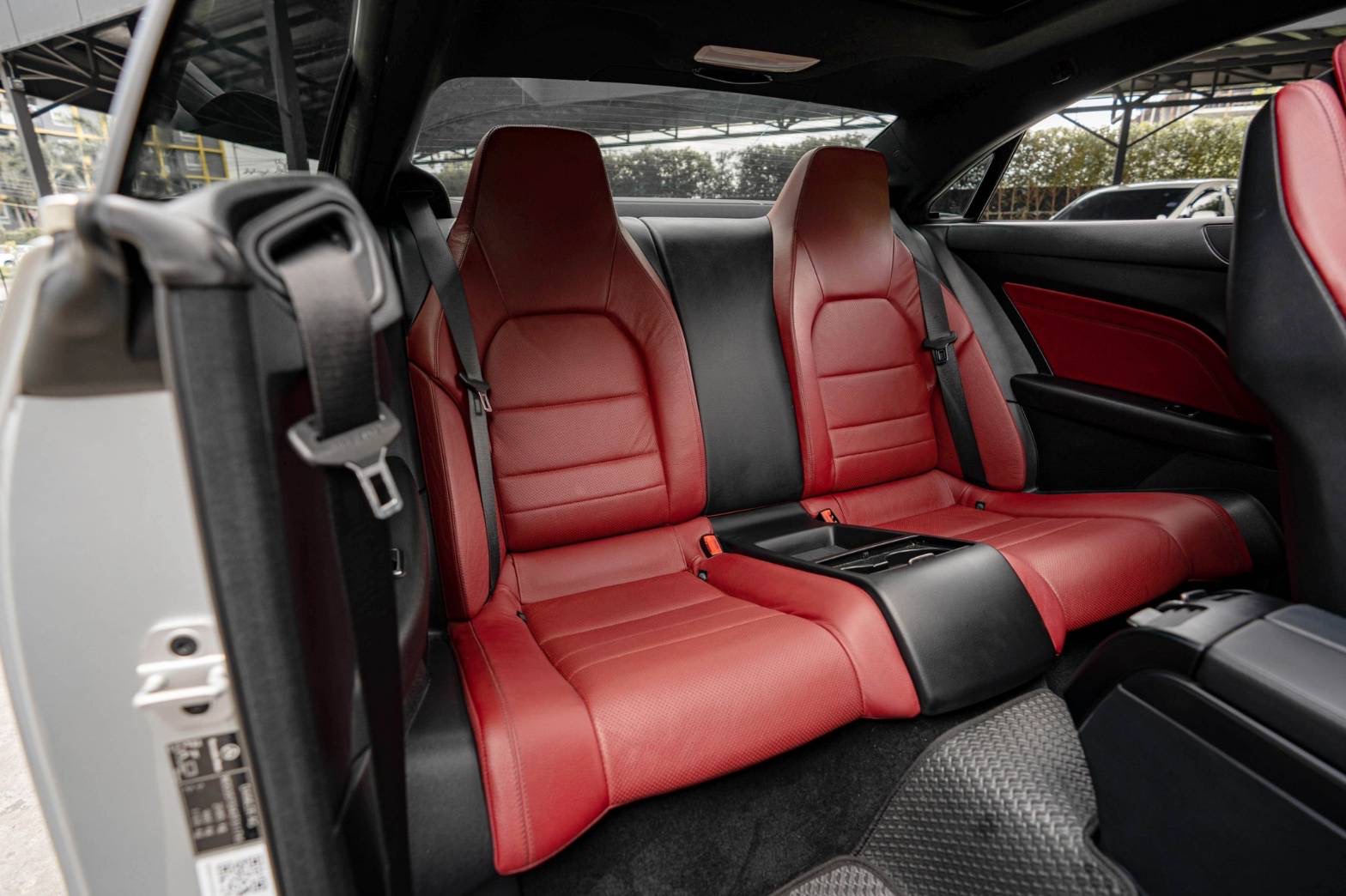 Mercedes Benz E200 Coupe AMG สีบรอนซ์ W207 facelift ปี 2015