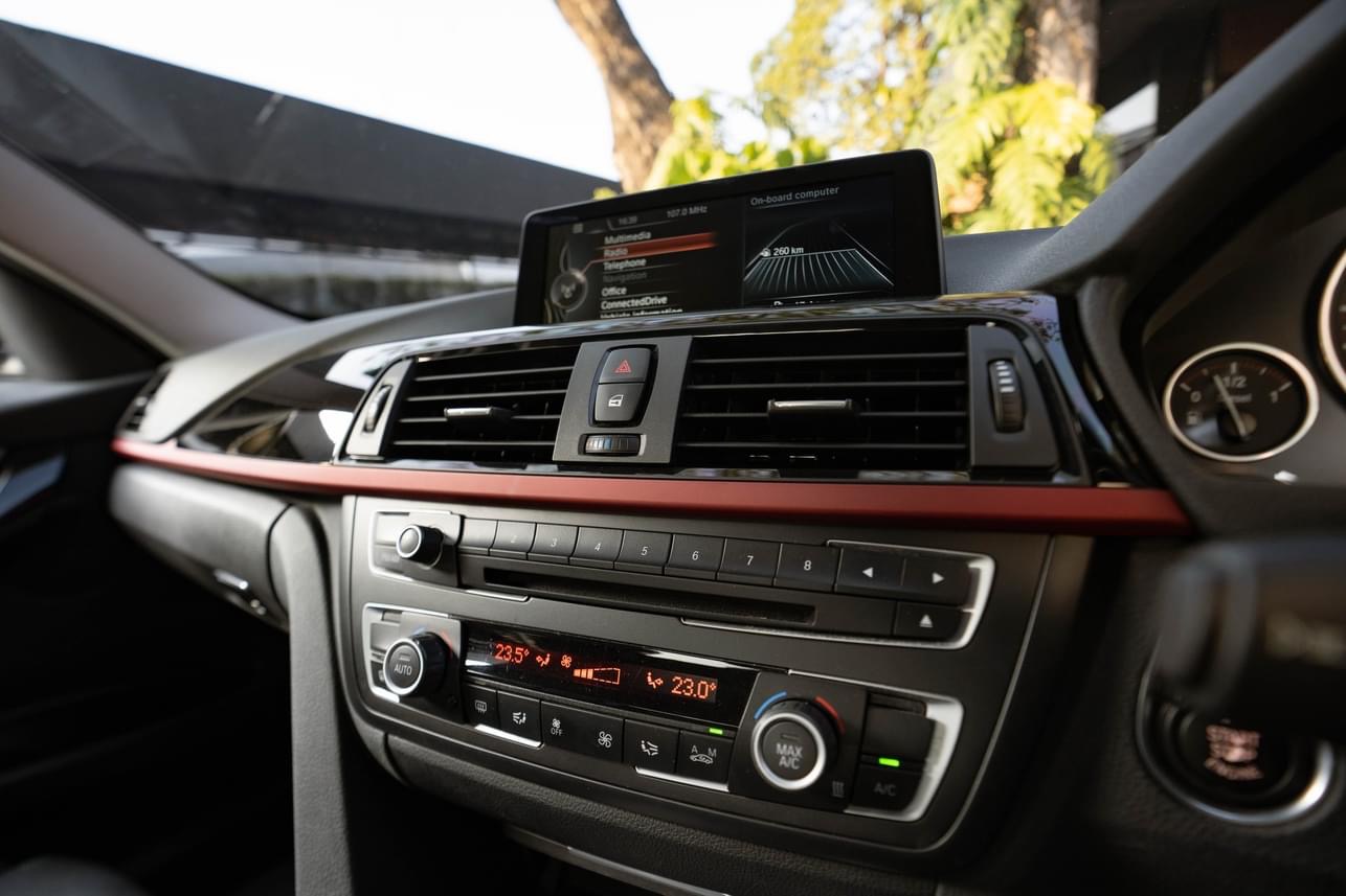BMW 320d Sport โฉม F30 ปี 2014
