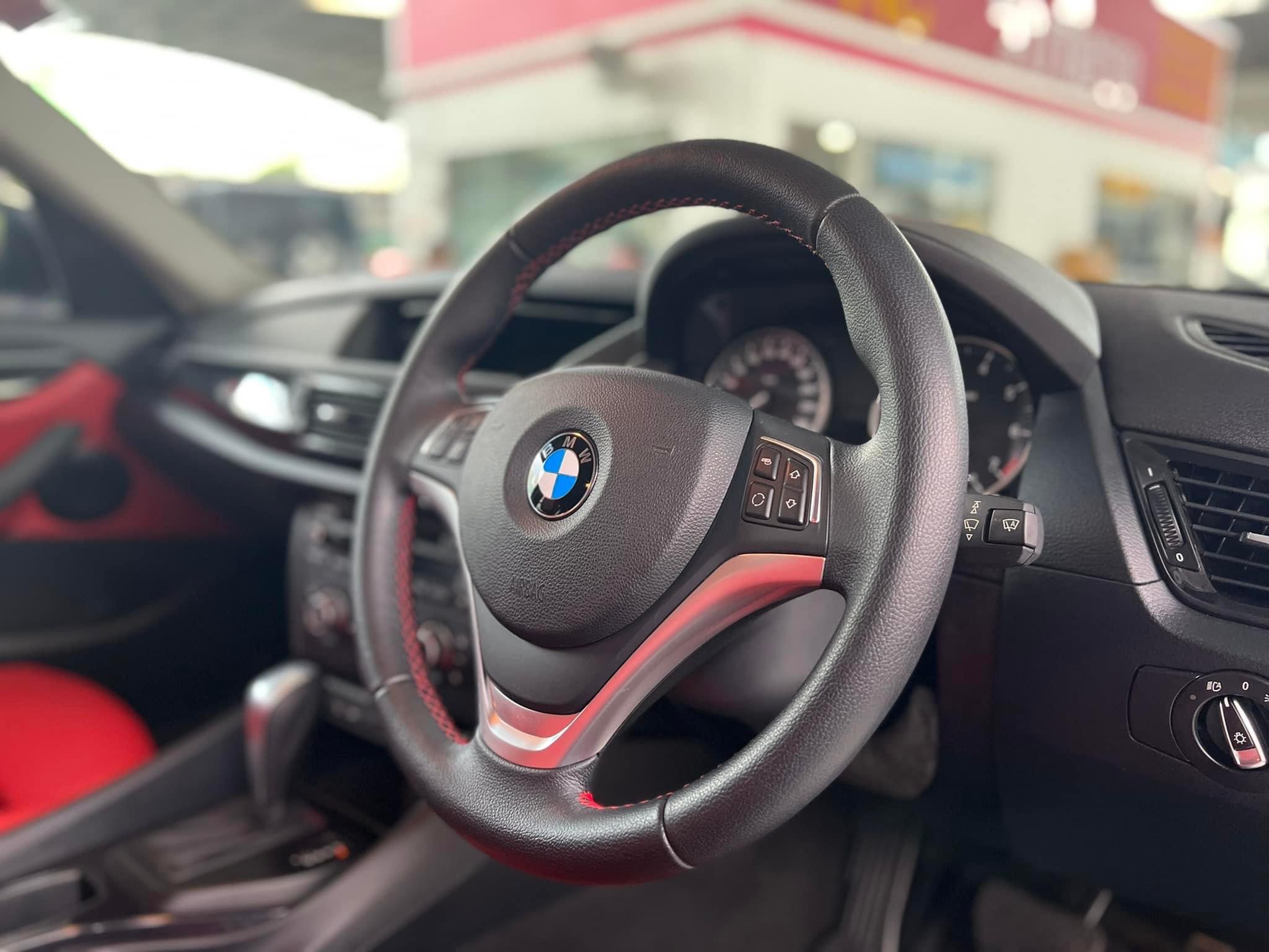 BMW X1 sDrive18i Sport LCI ปี 2015