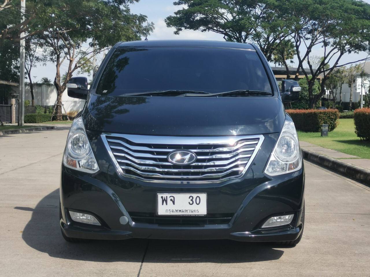 HYUNDAI GRAND STAREX 2.5 PREMIUM สีดำ ปี 2015