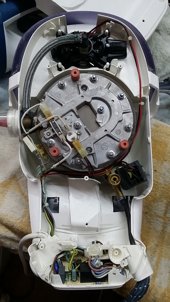 ซ่อมเตารีดไอน้ำ ยี่ห้อ TEFAL รุ่น GV7555 อาการไม่ร้อนไอน้ำไม่ออก