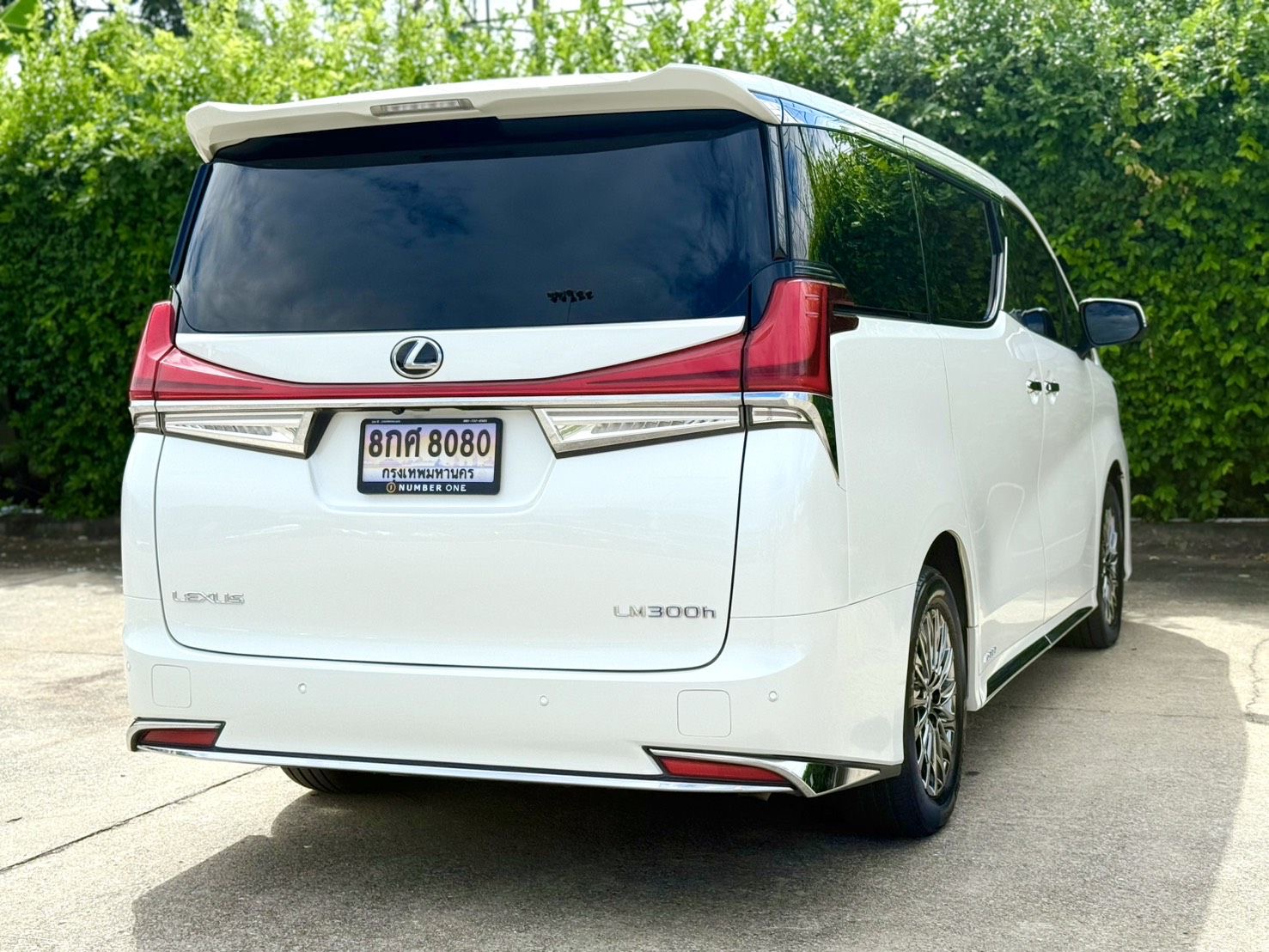 Lexus LM300h (7 Seat) ปี 2021