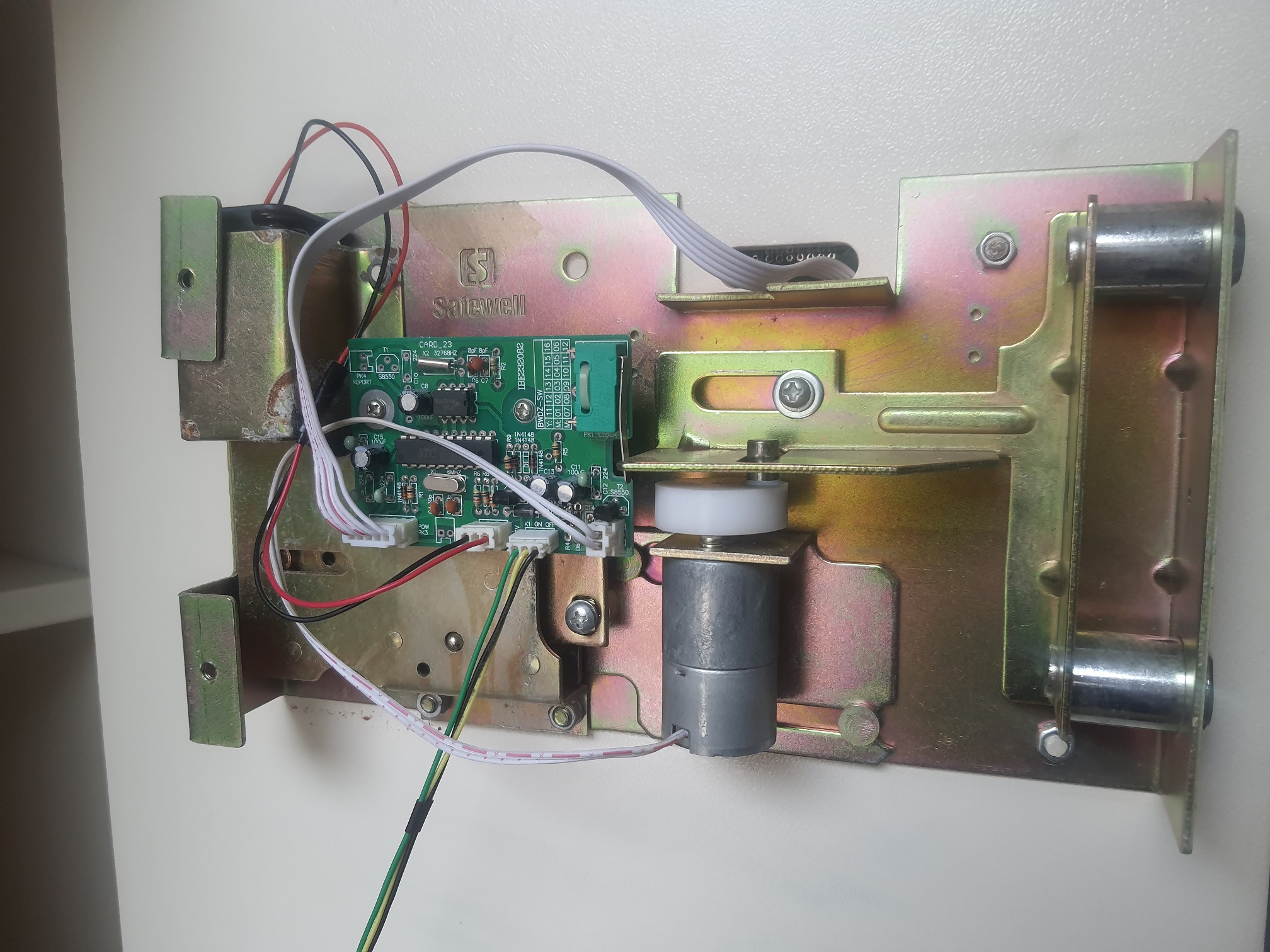 ซ่อมตู้เซฟนิรภัย ยี่ห้อ Guardforce gold อาการเครื่องไม่ทำงานเปิดไม่ติด