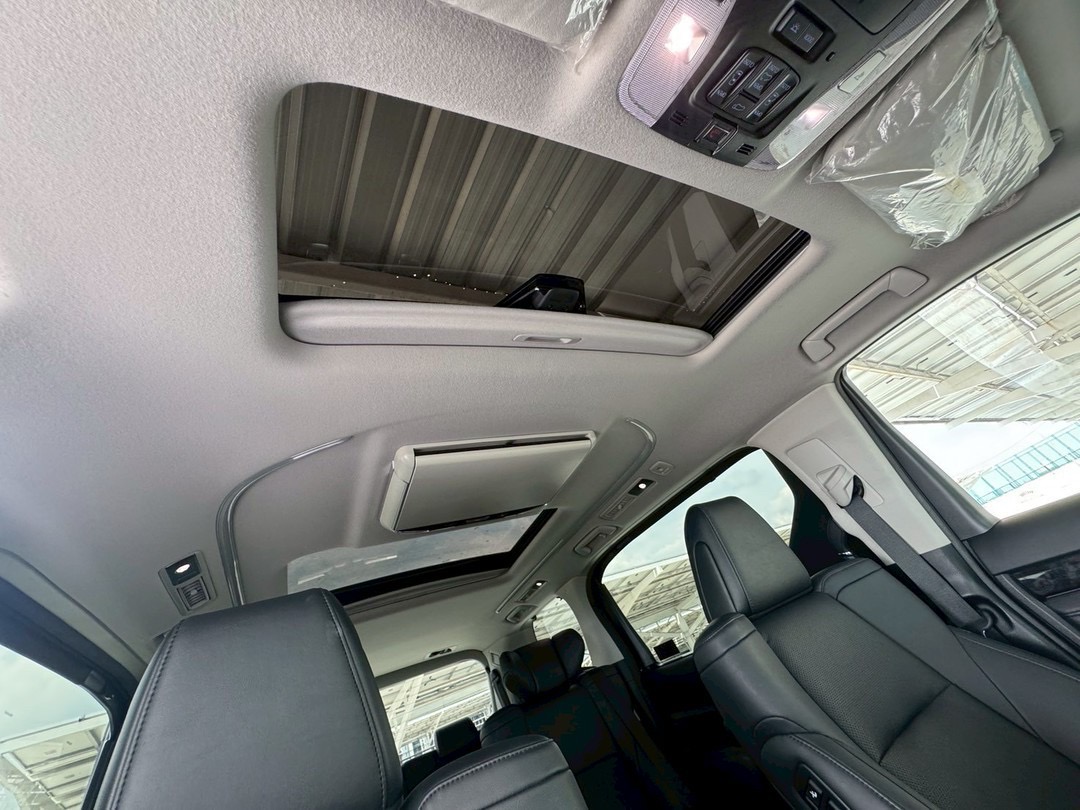 Toyota Alphard 2.5 SC Package ปี 2021