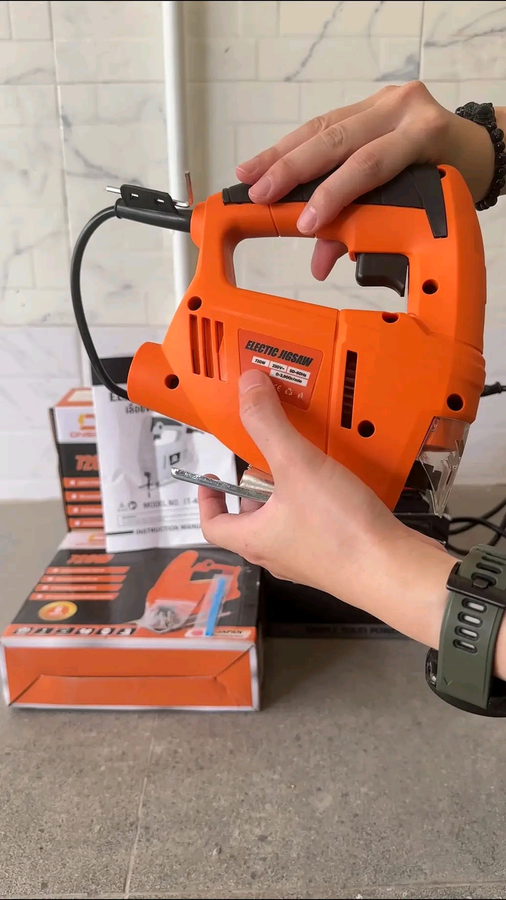 จัดโปรโมชั่น คู่หู เลื่อยจิ๊กซอ ONSEN รุ่น ON-431 และเครื่องขัดกระดาษทรายแบบสั่น BONCHI รุ่น 4510H