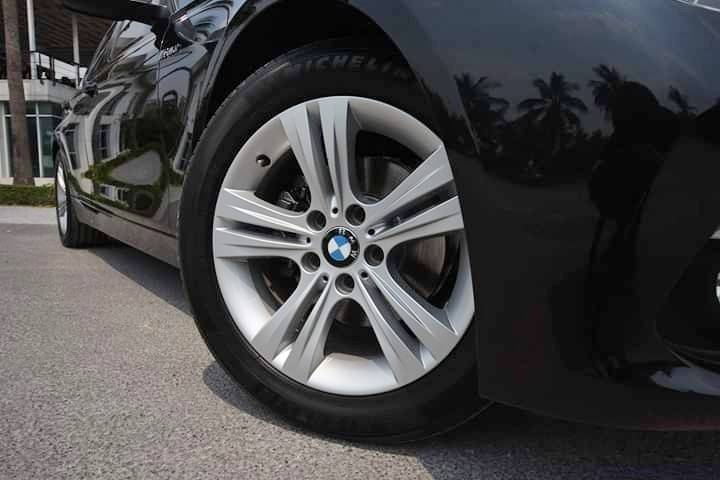 BMW 320D Luxury ปี 2016