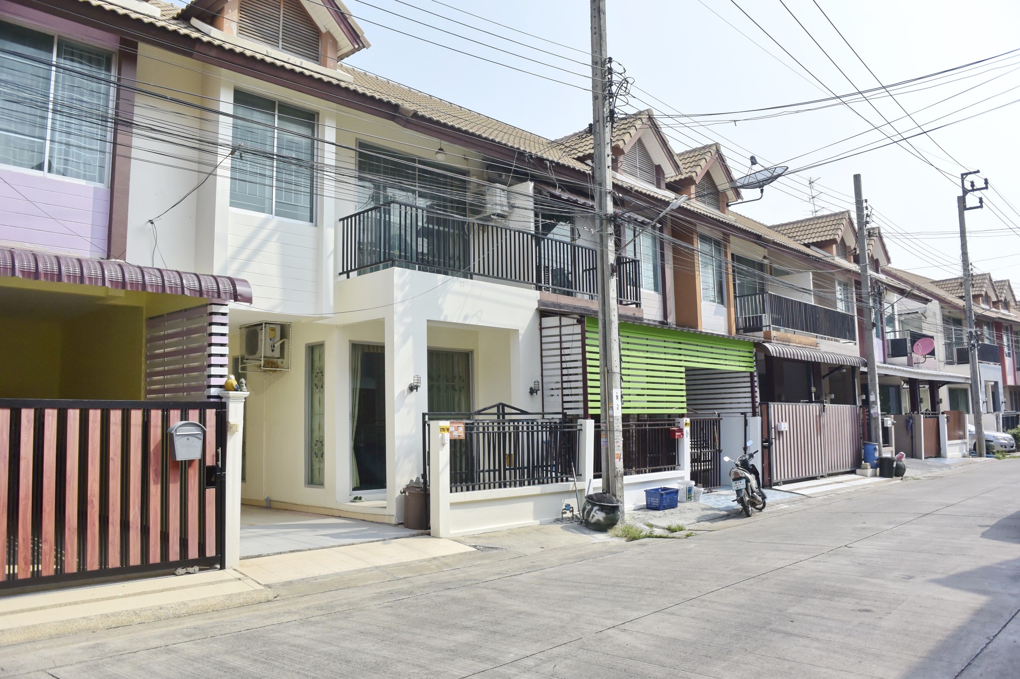 ขาย ทาวน์เฮ้าส์ 2 ชั้น สถาพดี ใกล้ตลาดพระราม5