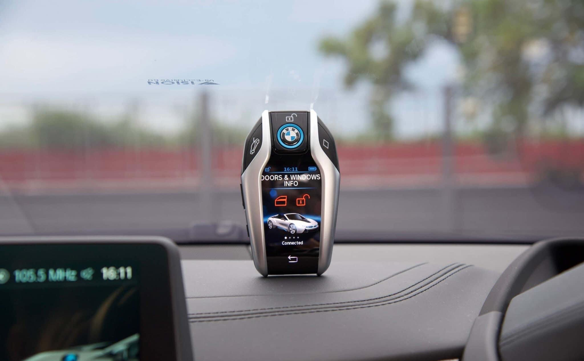 BMW i8 Roadster หลังคาผ้า Soft Top ปี 2020