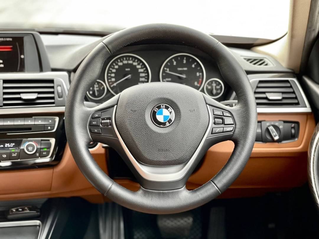 BMW 320d Lci (F30) ปี 2017 แท้
