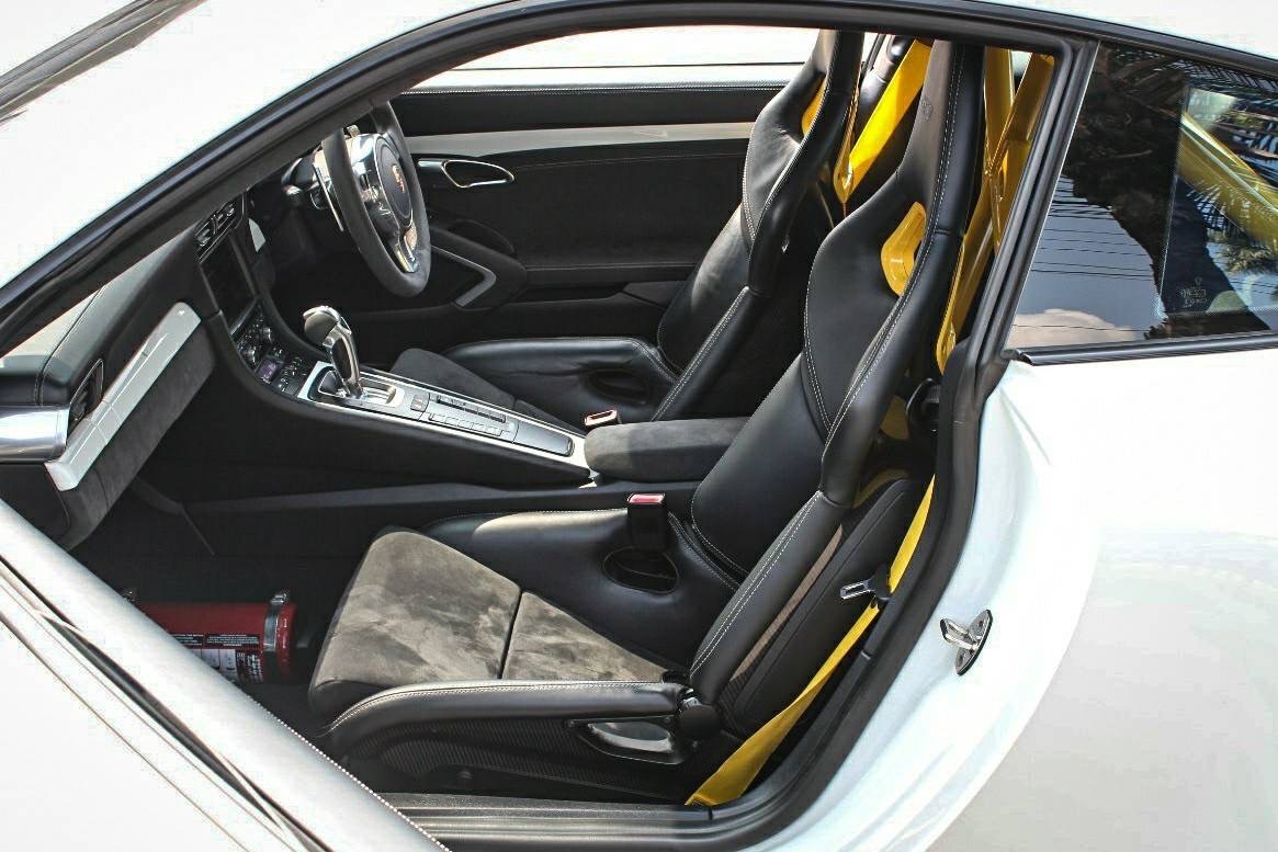 PORSCHE 911 GT-3 ปี 2015