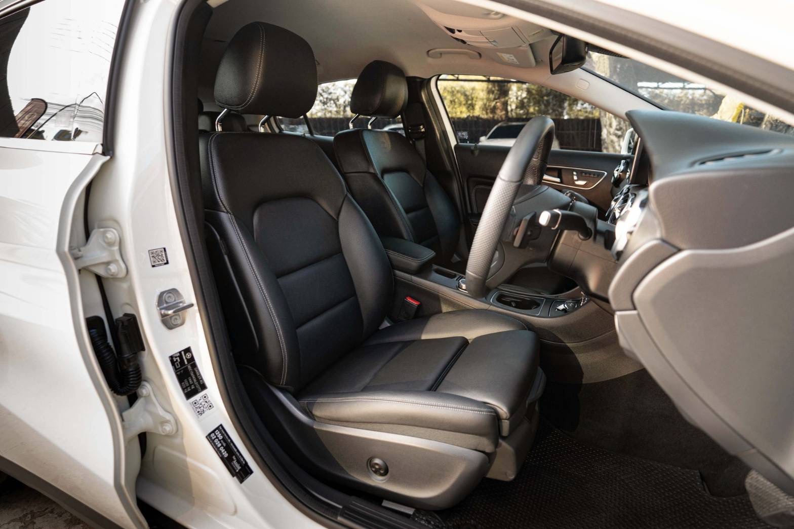 MercedesBenz GLA200 URBAN Cirrcus White W156 ปี 2020