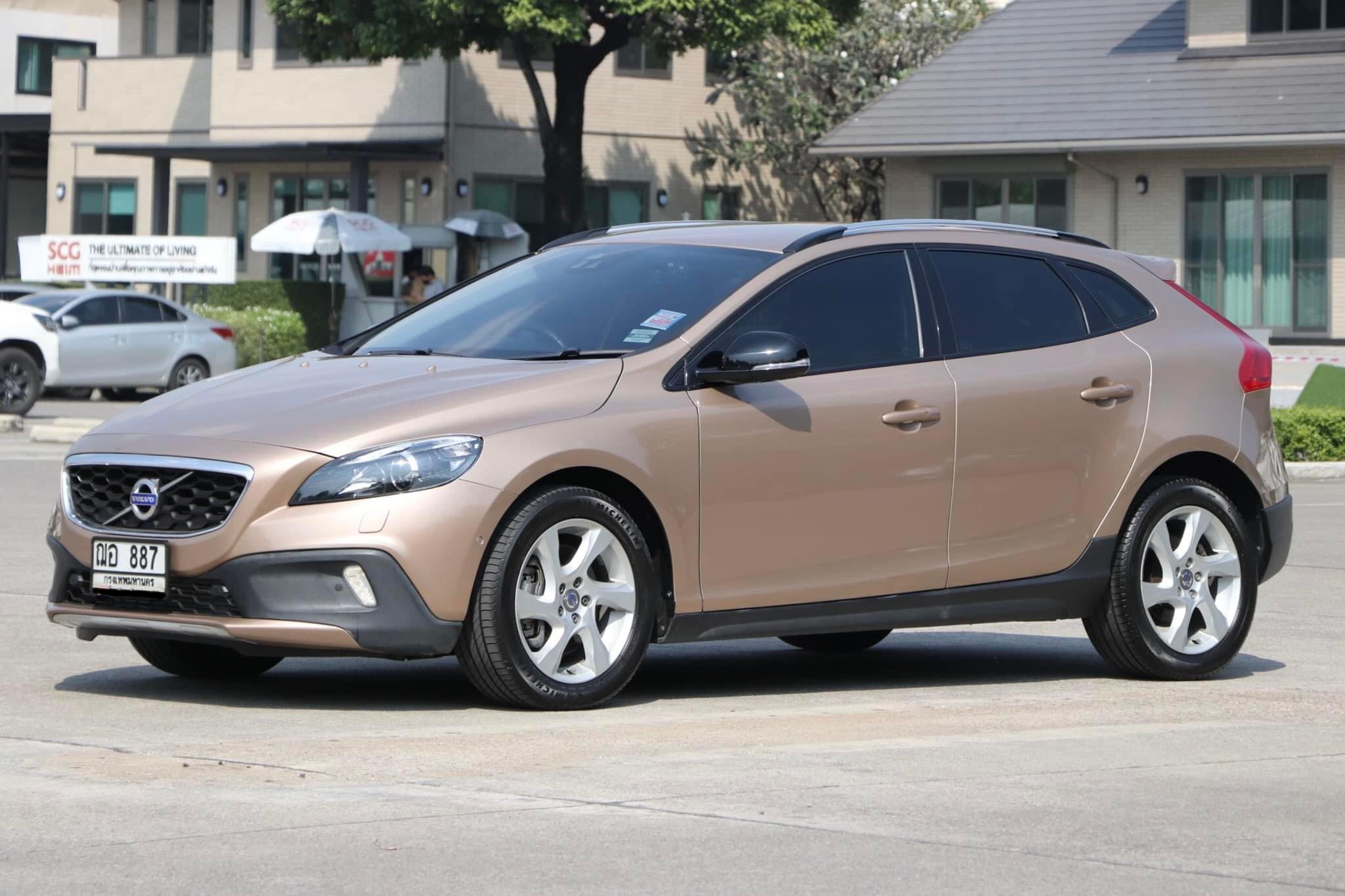VOLVO V40 2.0 T5 Cross Country ปี2015