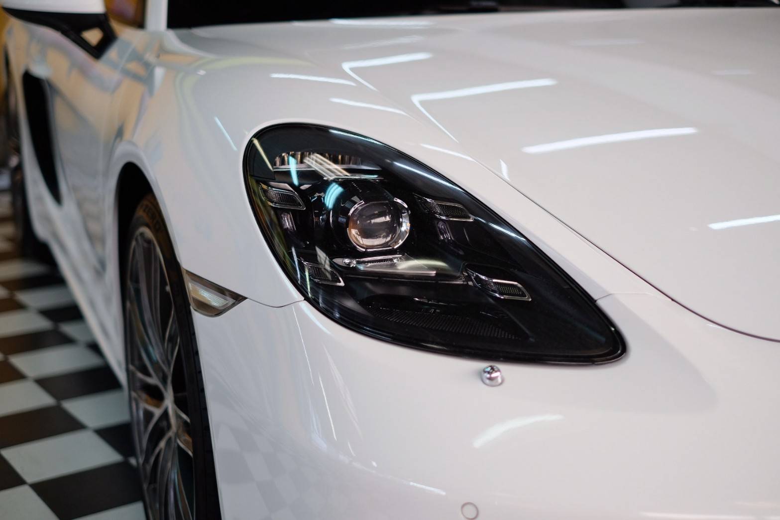 Porsche Boxster 718 ปี 2017