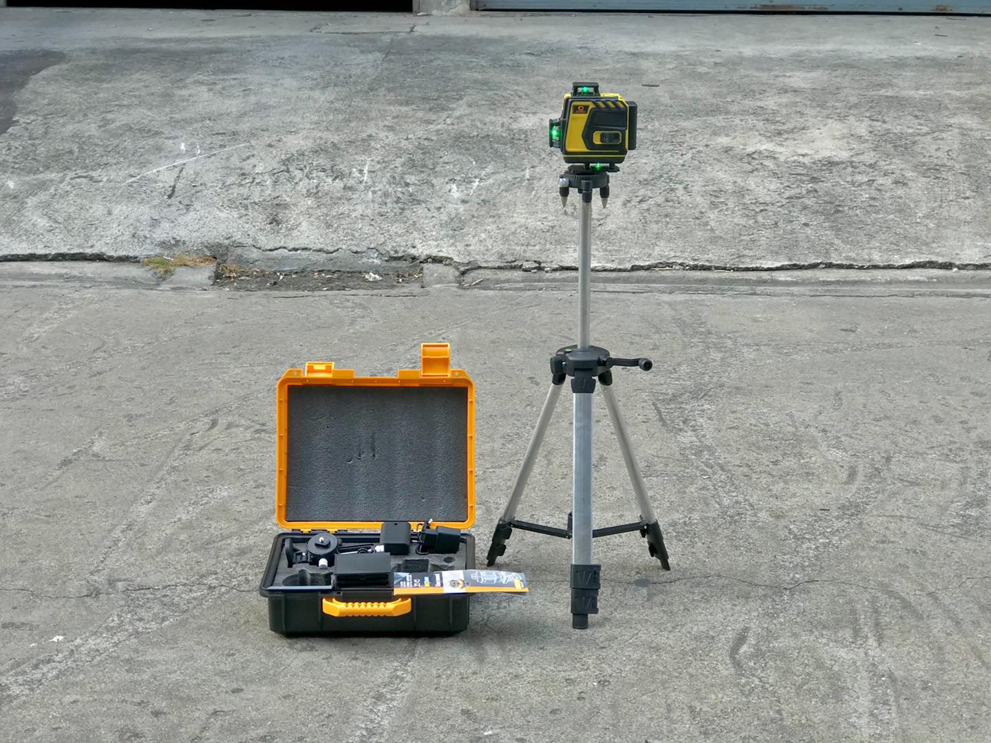 เลเซอร์วัดระดับ 16 เส้น ยี่ห้อ Onsen ให้ถ่าน 2 ก้อน